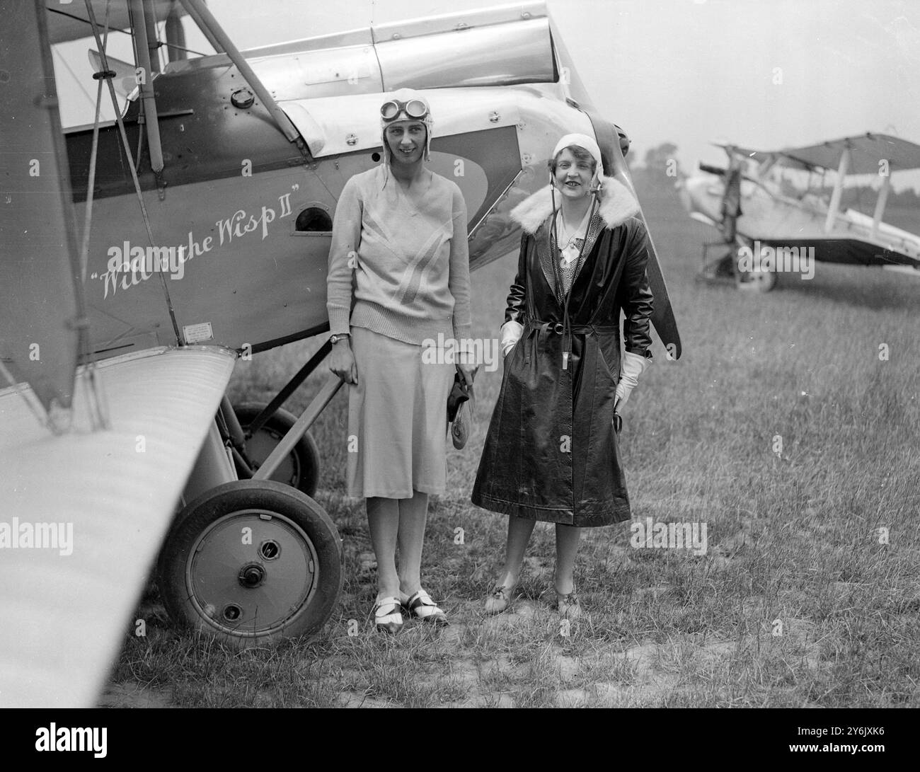 Réunion du Household Brigade Flying Club à Heston - West London - Angleterre Mme Vereker et Mme Pencer Cleaver 18 mai 1932 ? ©TopFoto Banque D'Images