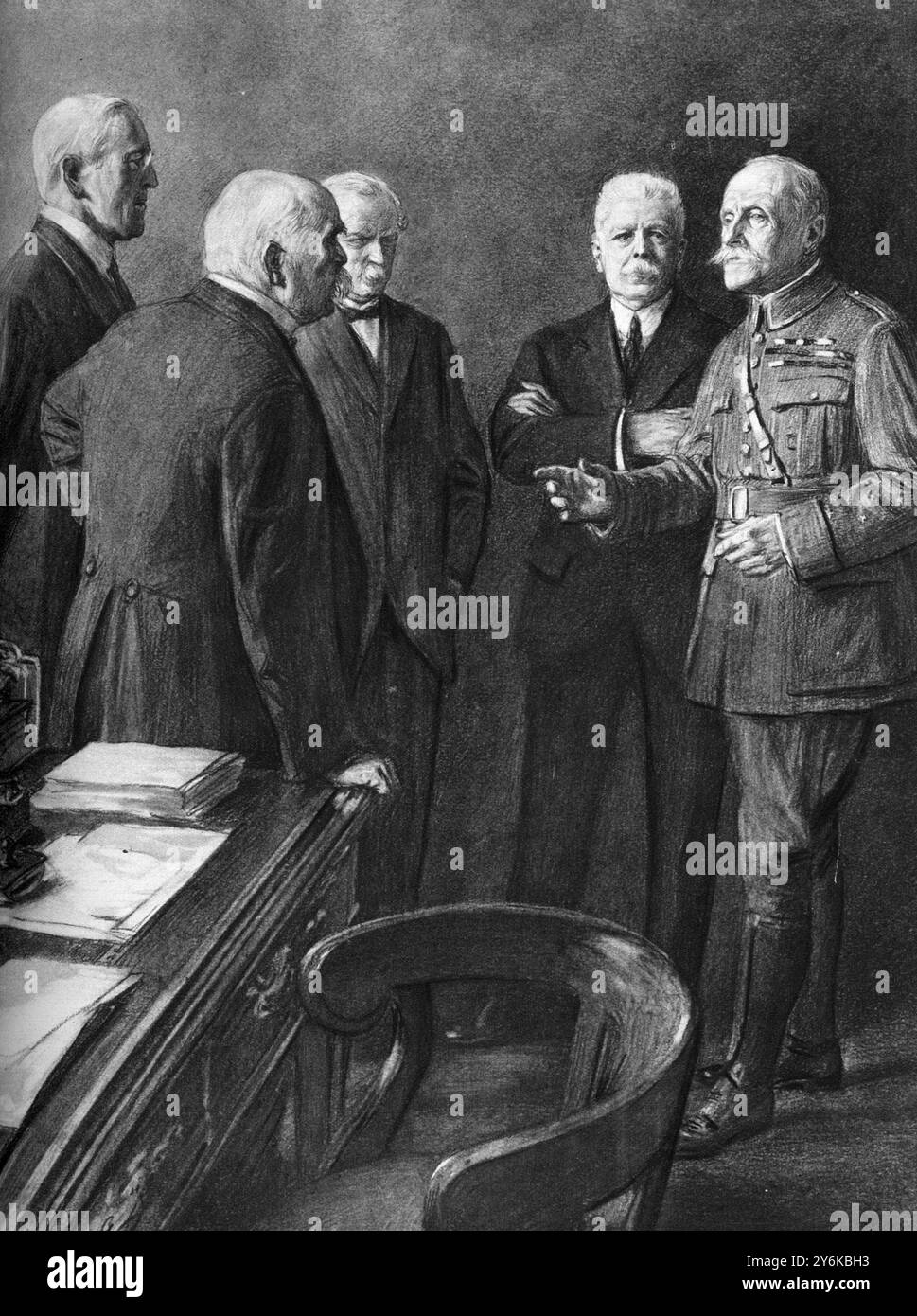 Le Conseil des quatre à la Conférence de paix et leurs adivstors militaires (de gauche à droite) le Président Woodrow Wilson , Georges Clemenceau . David Lloyd George , Vittorio Orlando , et le maréchal Foch avril 1919 Banque D'Images