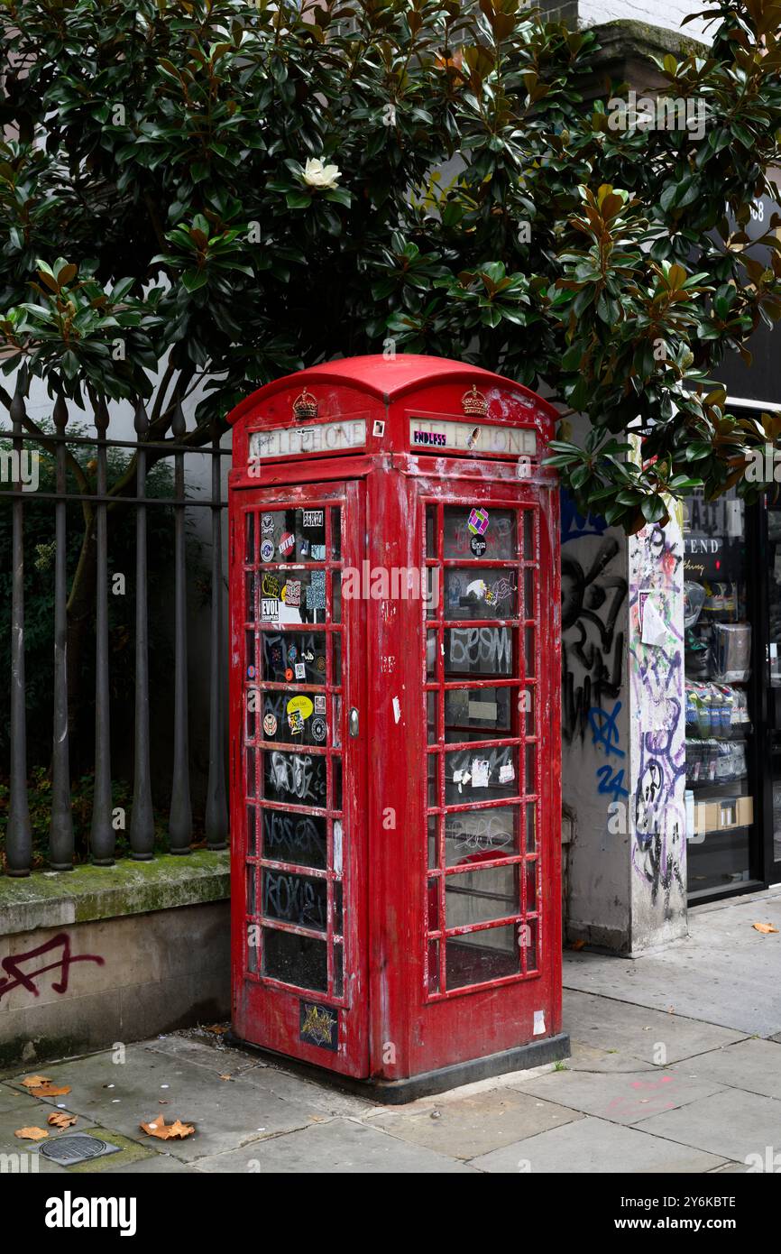 Boîte téléphonique K6, commercial Street, Londres, Royaume-Uni. 22 septembre 2024 Banque D'Images