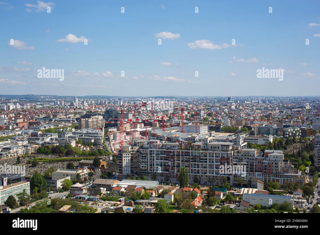 France, 92, banlieue ouest de Paris, premier plan : Courbevoie, 04/2022. Banque D'Images
