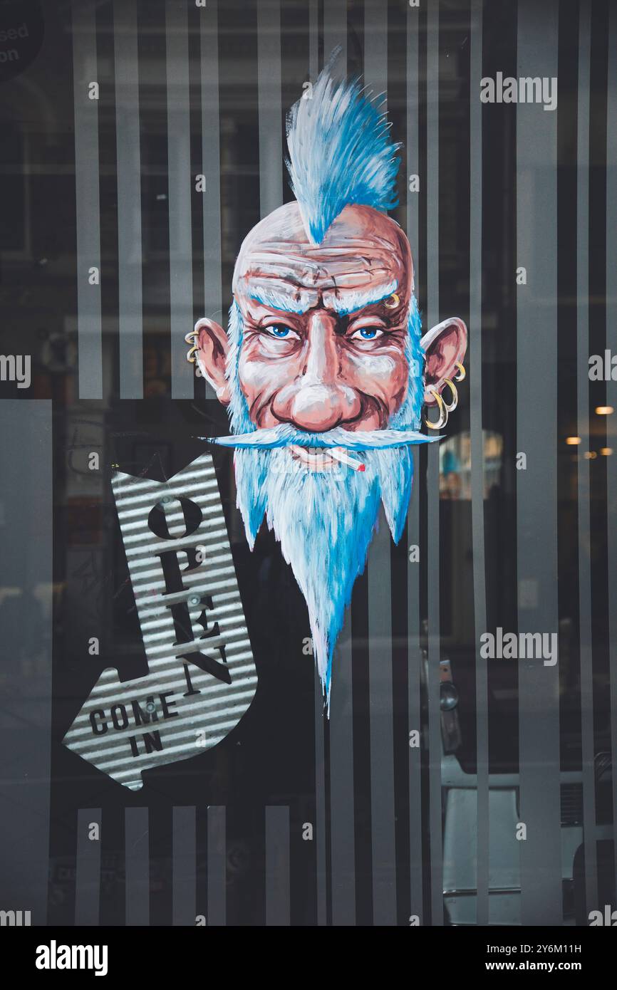 France, hauts de France, département du Nord, Lille. Vitrine d'un coiffeur de coiffeur Banque D'Images