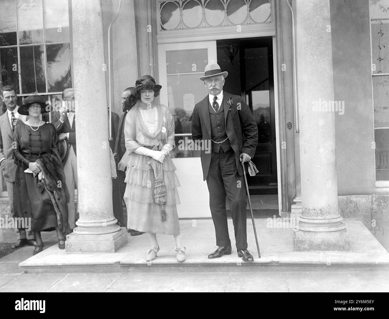 Fete à Sunninghill Park, Ascot, à l'aide des maisons d'air frais de l'armée de l'Église. Mme Benjamin Guinness, Duc de Connaught Banque D'Images