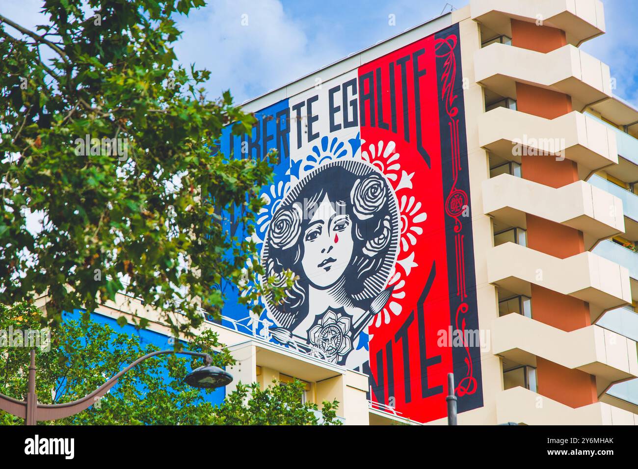 France, Ile-de-France, Paris, 13ème arrondissement, liberté Egalité Fraternité par Shepard Fairey, Boulevard Vincent Auriol Banque D'Images