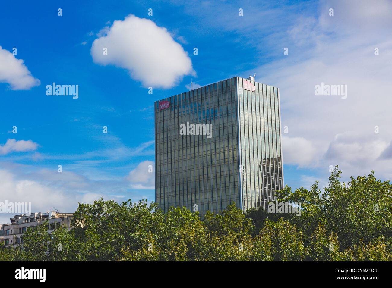 France, Ile-de-France, Paris, la tour de la traverse, futur siège de la Direction immobilière de la SNCF Banque D'Images