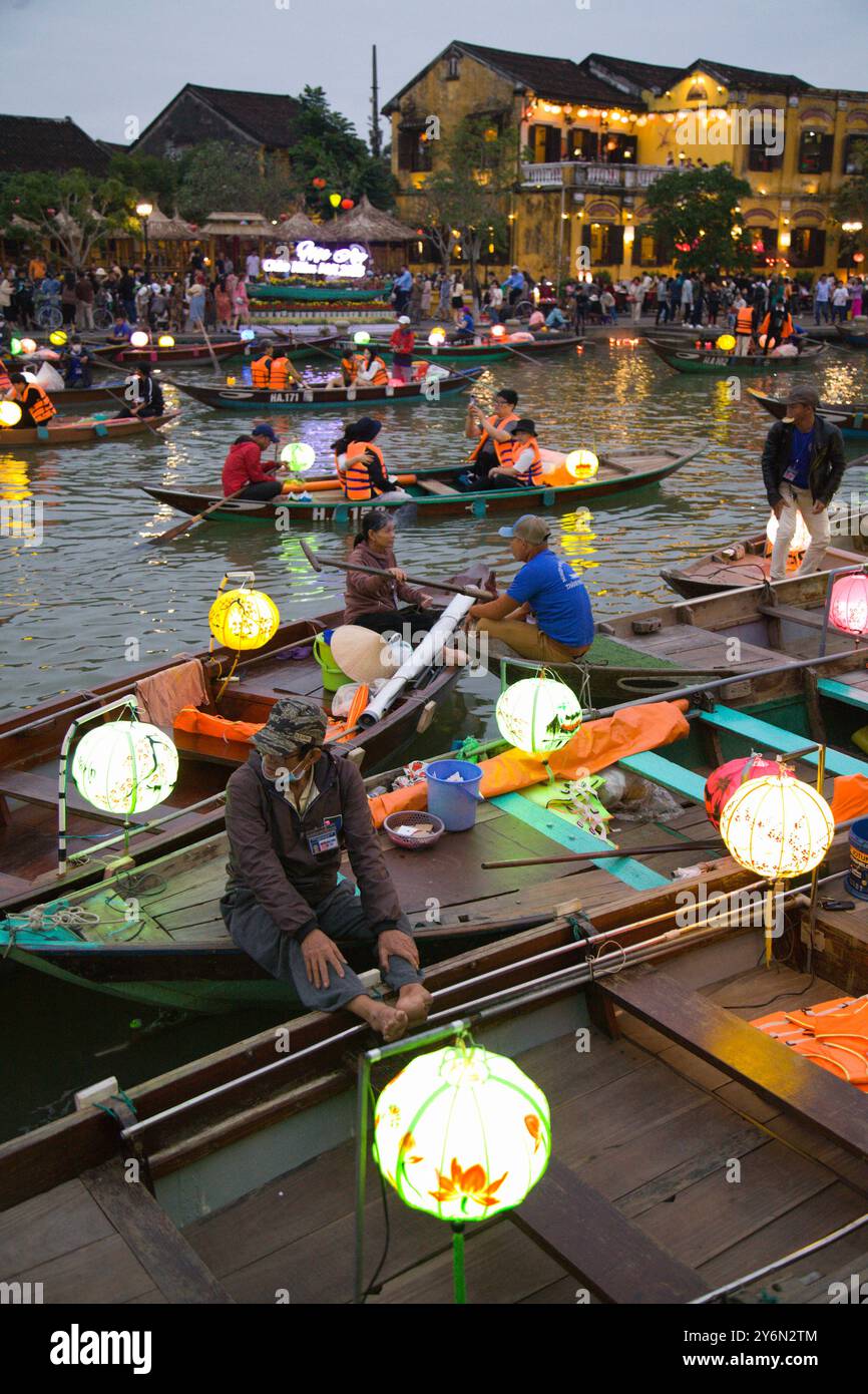 Vietnam, Hoi an, bateaux, gens, Thu bon River, Banque D'Images
