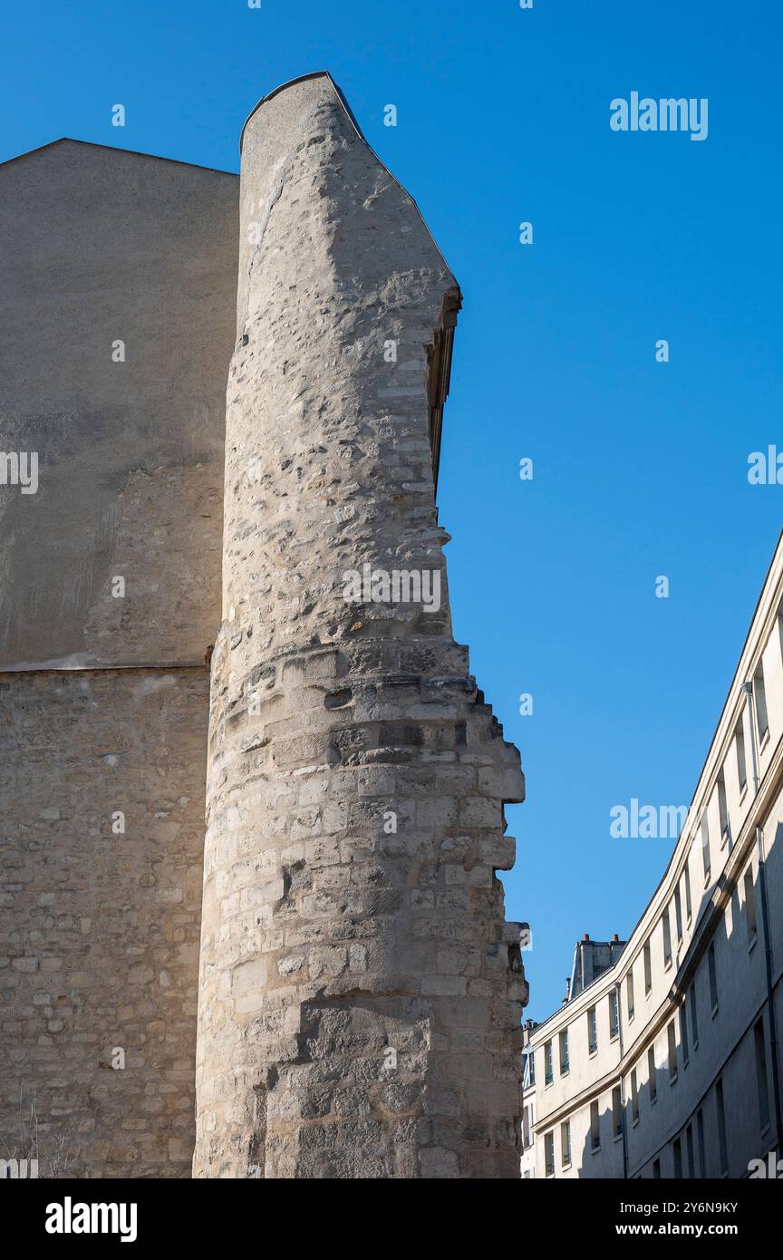France. Paris. 4ème arrondissement. Le Marais. Charlemagne Street. Ruines d'une tour de l'enceinte Philippe Auguste (1190) dite Tour Montgommery Banque D'Images