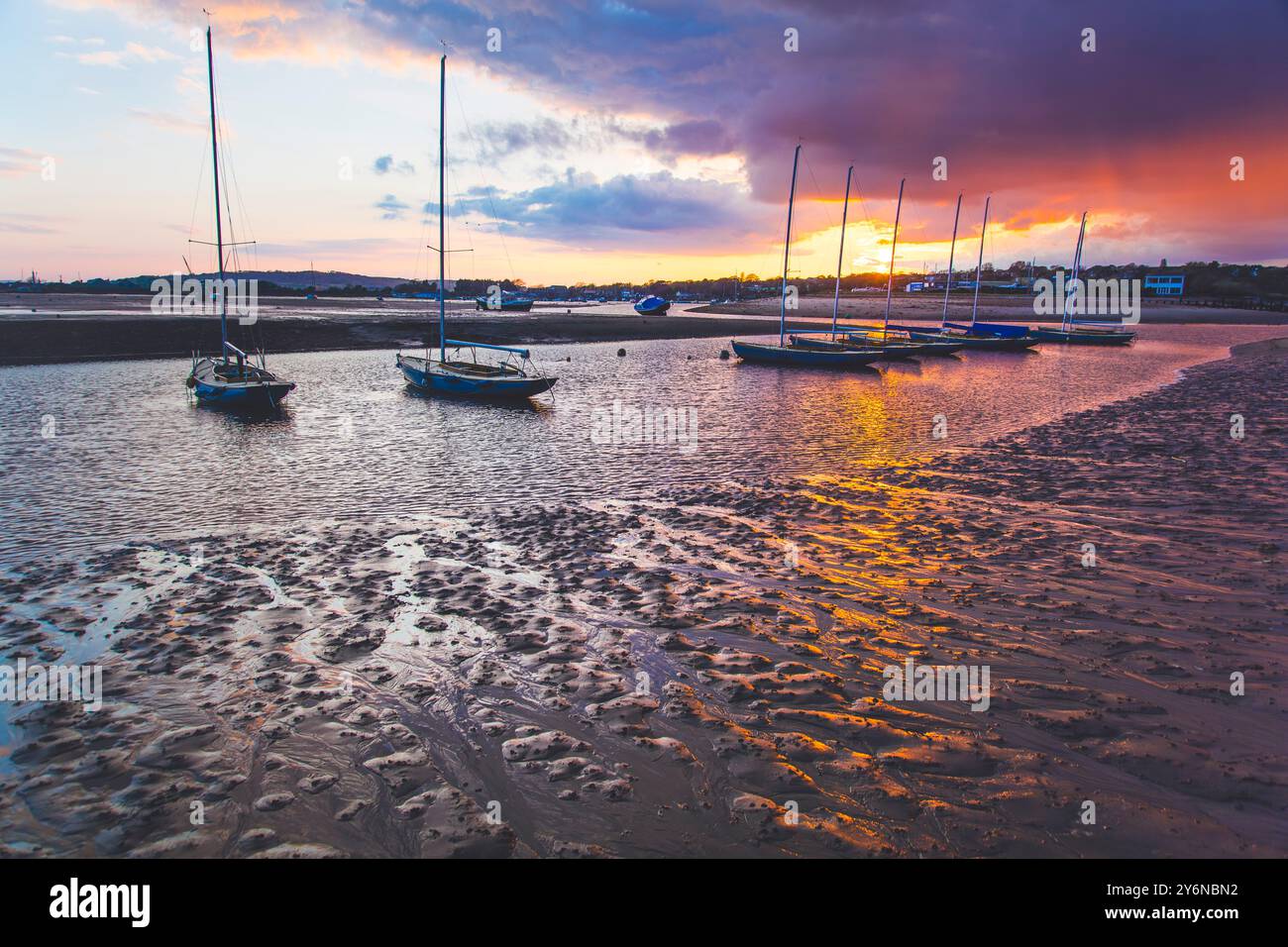 Royaume-Uni, Angleterre, île de Wight. St Helens. Voiliers dans la baie. Banque D'Images