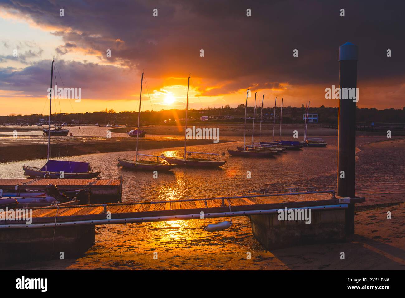 Royaume-Uni, Angleterre, île de Wight. St Helens. Voiliers dans la baie. Banque D'Images