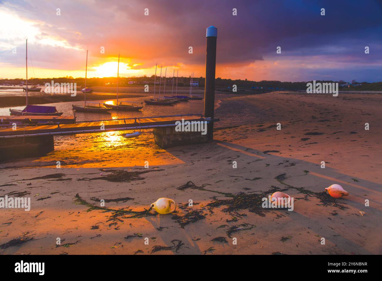 Royaume-Uni, Angleterre, île de Wight. St Helens. Voiliers dans la baie. Banque D'Images