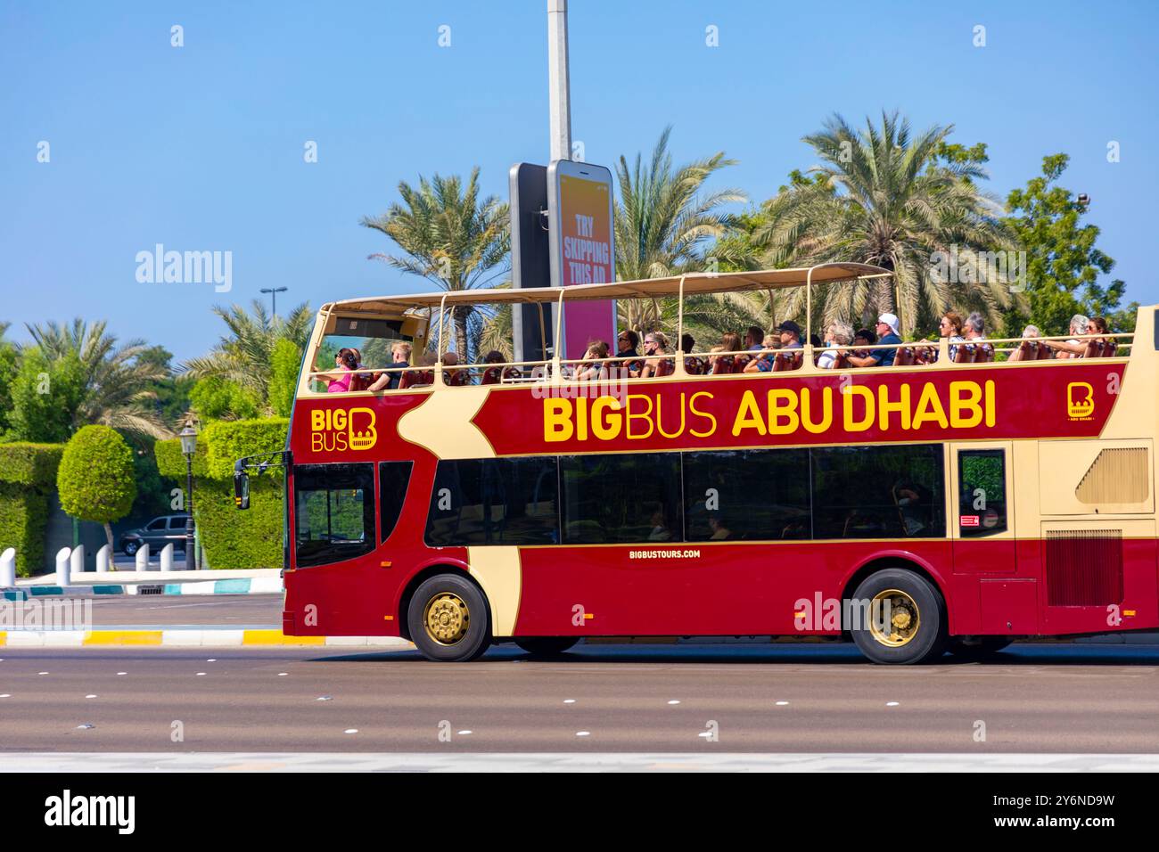 Émirats arabes Unis, Abu Dhabi. Bigbus, bus touristique à impériale. Banque D'Images