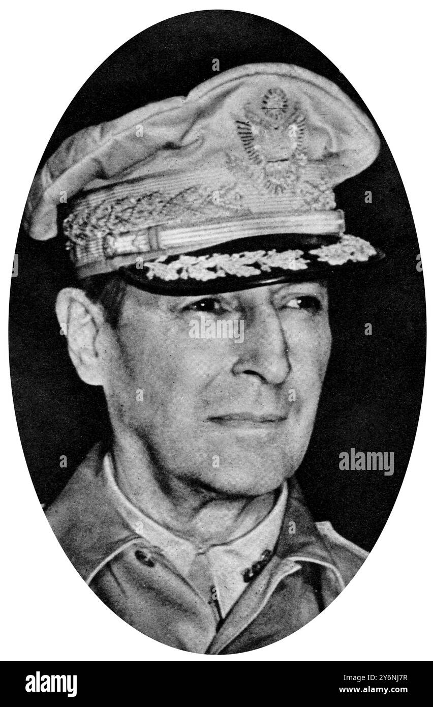 L'un des chefs de service américains qui a amené les Japonais à se rendre général Douglas MacArthur commandant en chef des forces alliées dans le Pacifique ©2004 Topfoto Banque D'Images