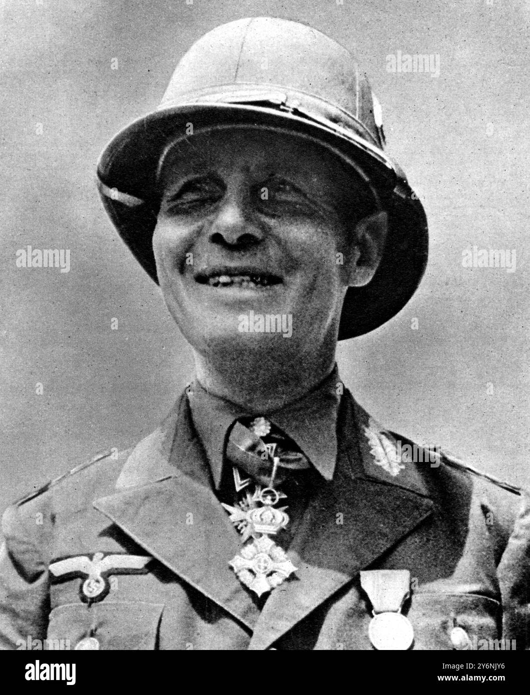 Maréchal Rommel bataille d'Egypte, son avance a été vérifiée à El Amein juillet 1942 ©2004 Topfoto Rommel, Erwin Johannes Eugin (le renard du désert) général et maréchal nazi allemand ; a dirigé Afrika Korps dans la seconde Guerre mondiale de 1941 à 1943 ; suicide forcé après implication dans un complot pour tuer Adolf Hitler  1891-1944 Banque D'Images