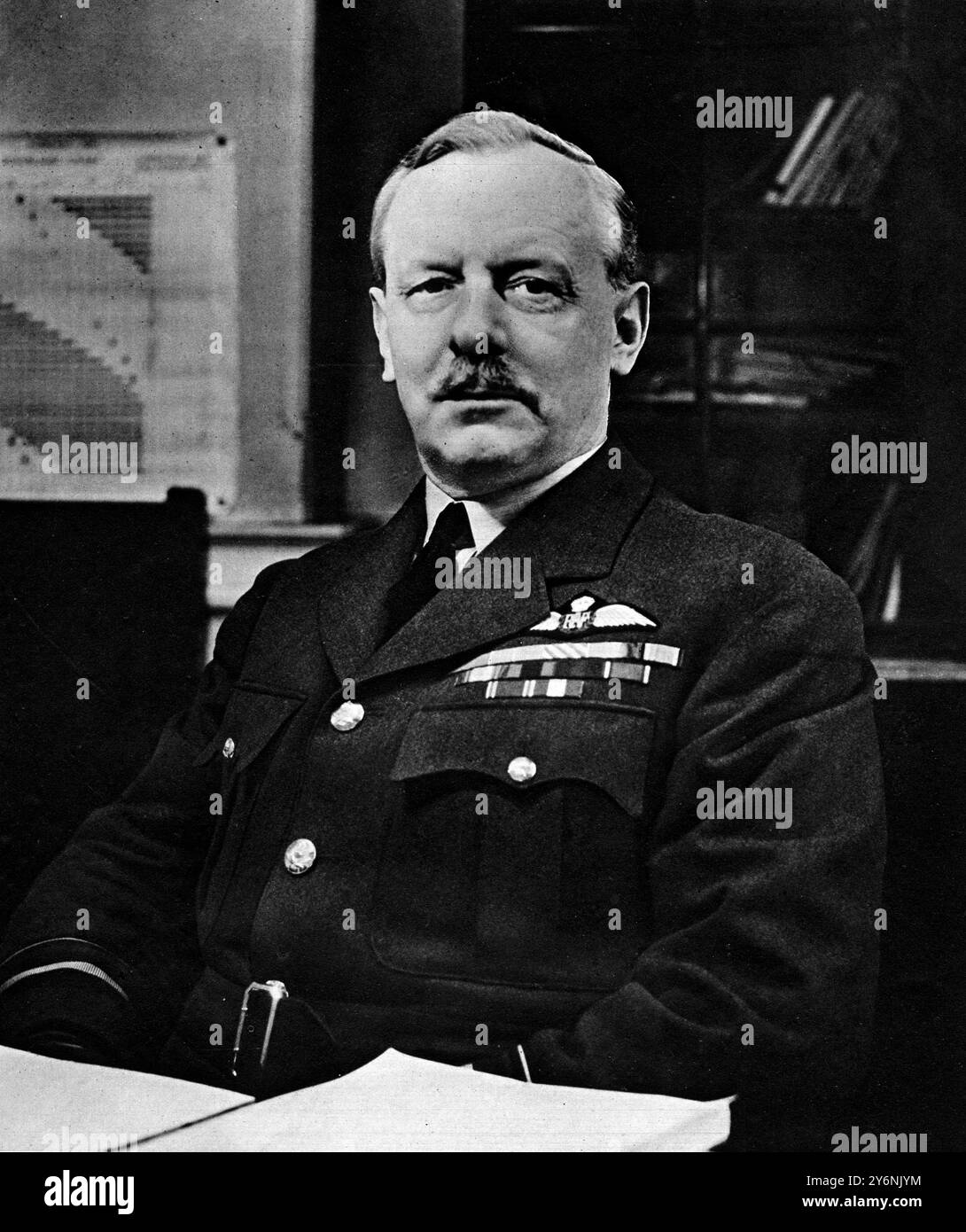 Air Marshal A T Harris commander in Chief Bomber Command ©2004 Topfoto Harris, Arthur travers, Sir British General ; a dirigé la campagne des bombardiers britanniques pendant la seconde Guerre mondiale  1895-1984 Banque D'Images