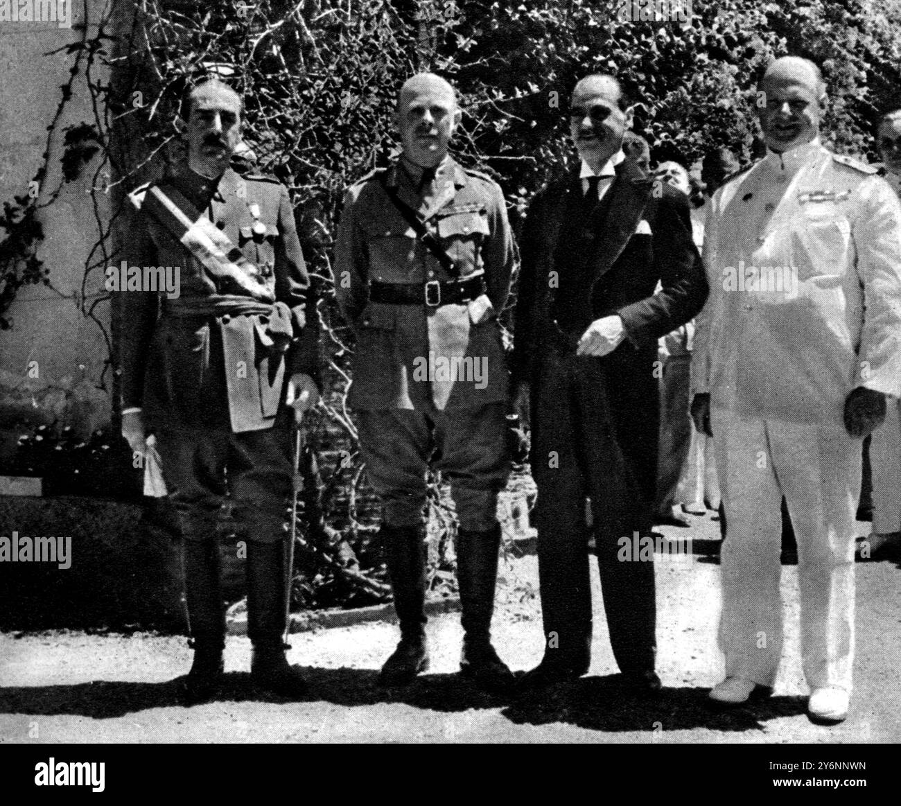 Le Govenor de Gibraltar fait escale officielle à Algeciras : Lord Gort, avec le Govenor espagnol Don Fernando Barron y Orriz août 1941 Banque D'Images