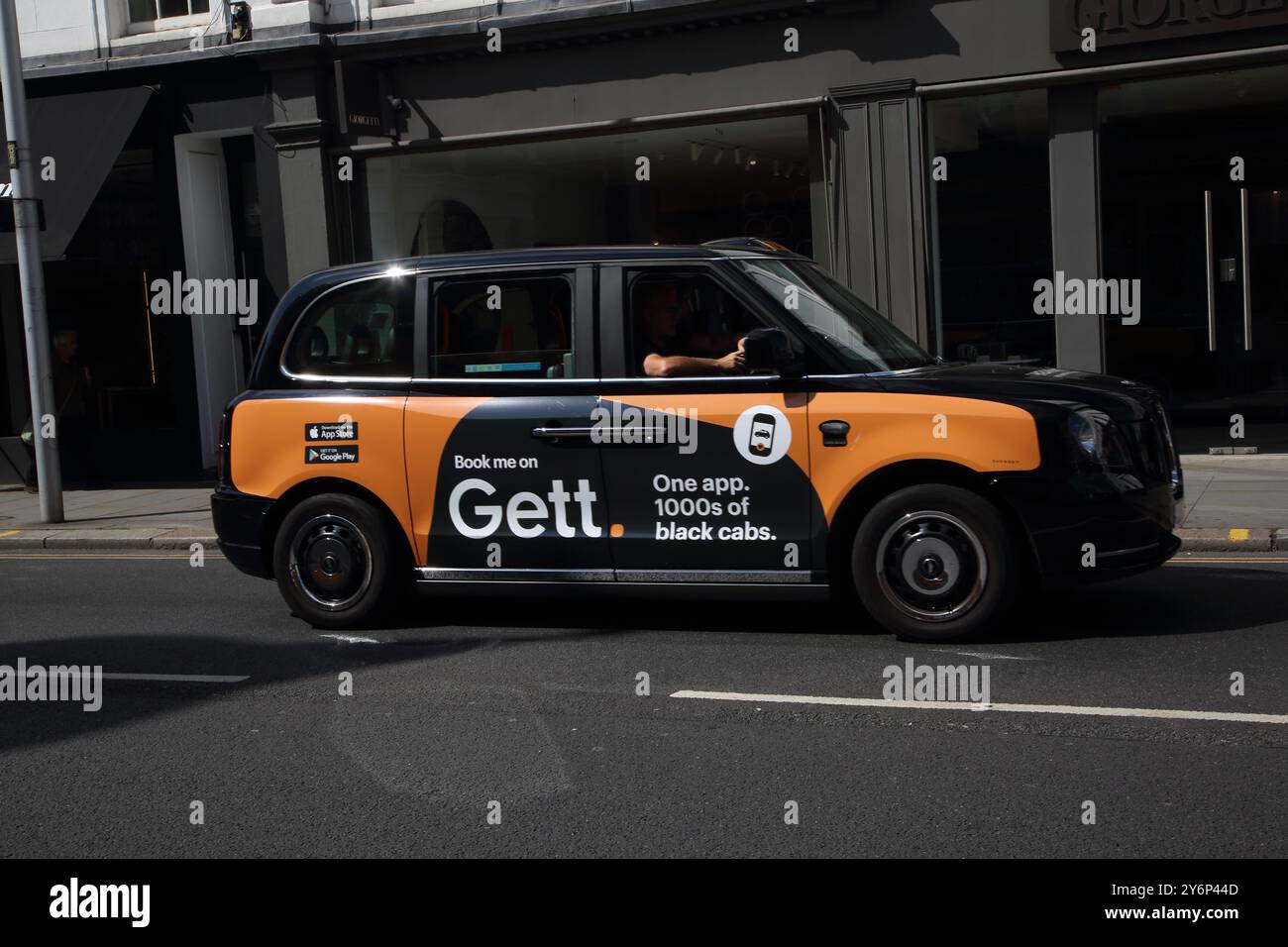 Publicité Black Taxi pour App GETT pour commander un Black Cab Fulham Road Londres Angleterre Banque D'Images