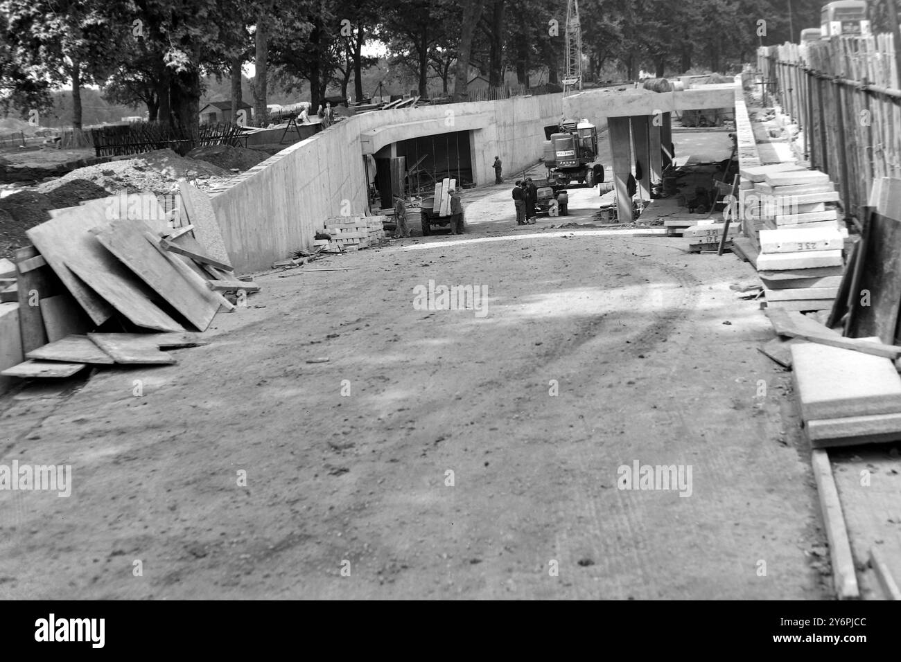 MOTOR CAR HYDE PARK CORNER PARKING SOUTERRAIN ; 21 AOÛT 1962 Banque D'Images