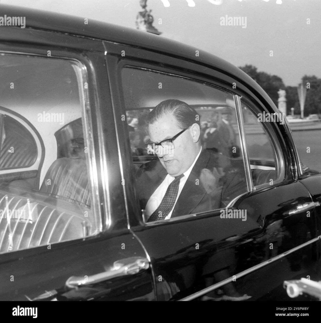 REGINALD MAUDLING ARRIVE AU PALAIS DE BUCKINGHAM / ; 16 JUILLET 1962 Banque D'Images