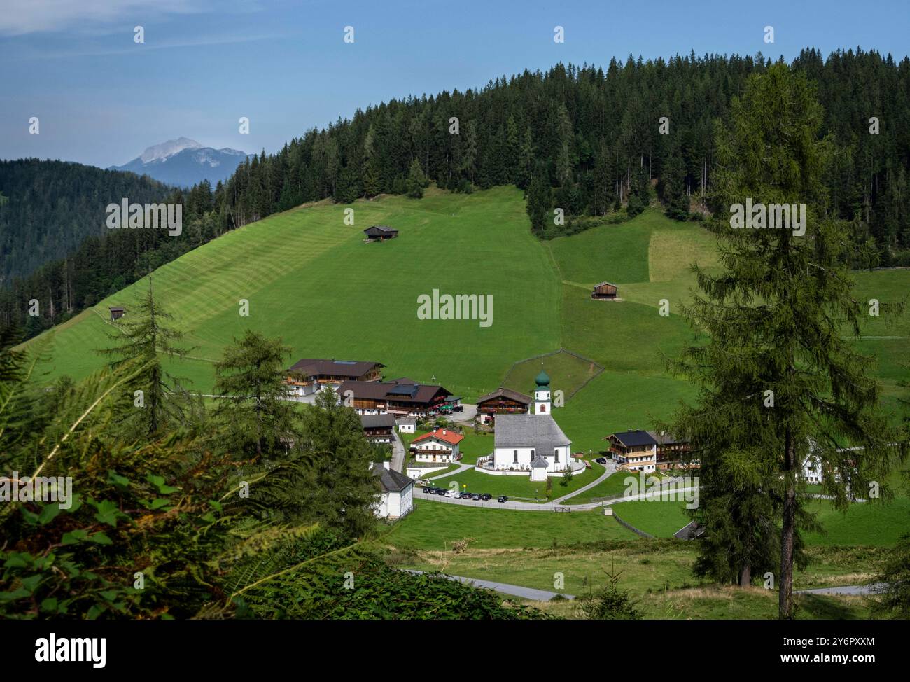 Thierbach : Wohlfühlen in Wildschönau. - Blick auf das idyllisch gelegene Dörfchen Thierbach. Es dort nicht nur als der schönste, sondern auch als der Banque D'Images