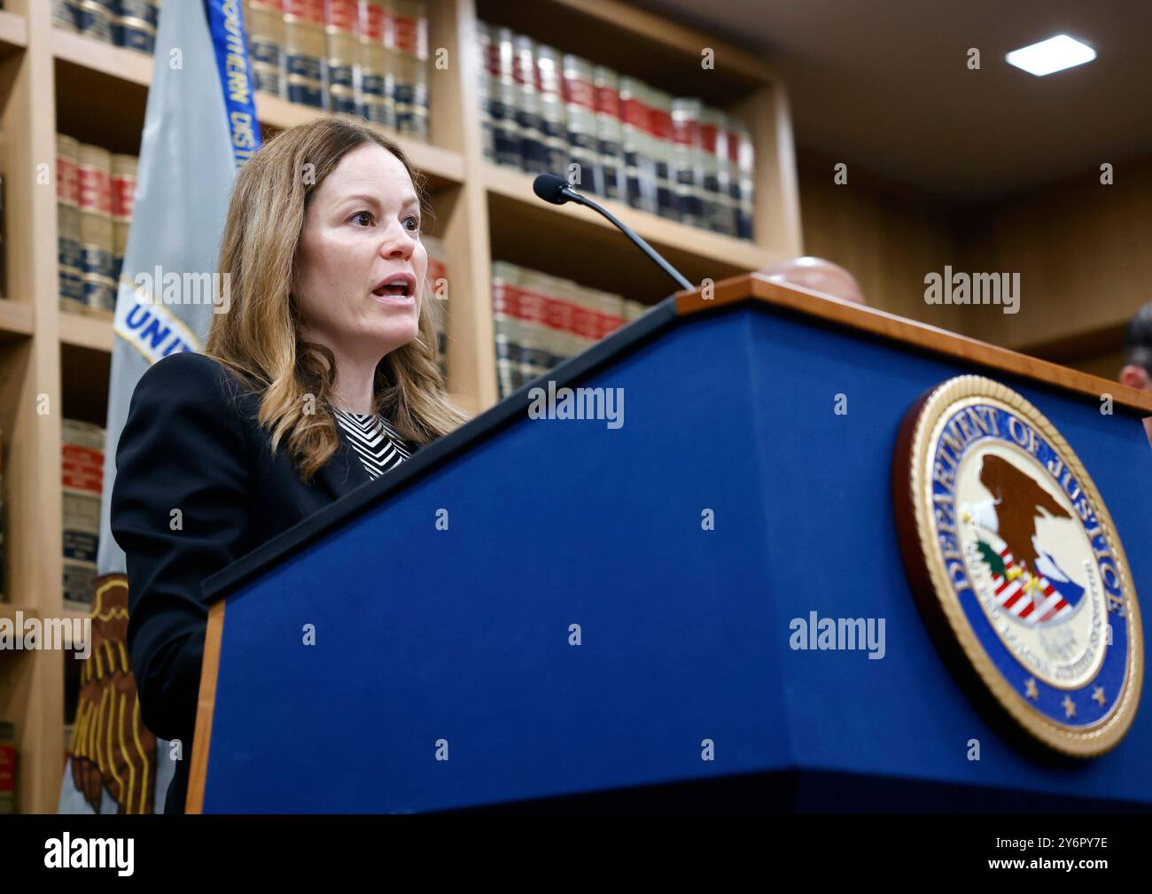 New York, États-Unis. 26 septembre 2024. Jocelyn Strauber, commissaire du département des enquêtes de New York, décrit les accusations portées contre le maire de New York Eric Adams lors d'une conférence de presse à New York le jeudi 26 septembre 2024. Adams a été inculpé de cinq chefs d'accusation fédéraux de corruption, de fraude et de sollicitation de dons illégaux à la campagne étrangère. Photo de John Angelillo/UPI crédit : UPI/Alamy Live News Banque D'Images
