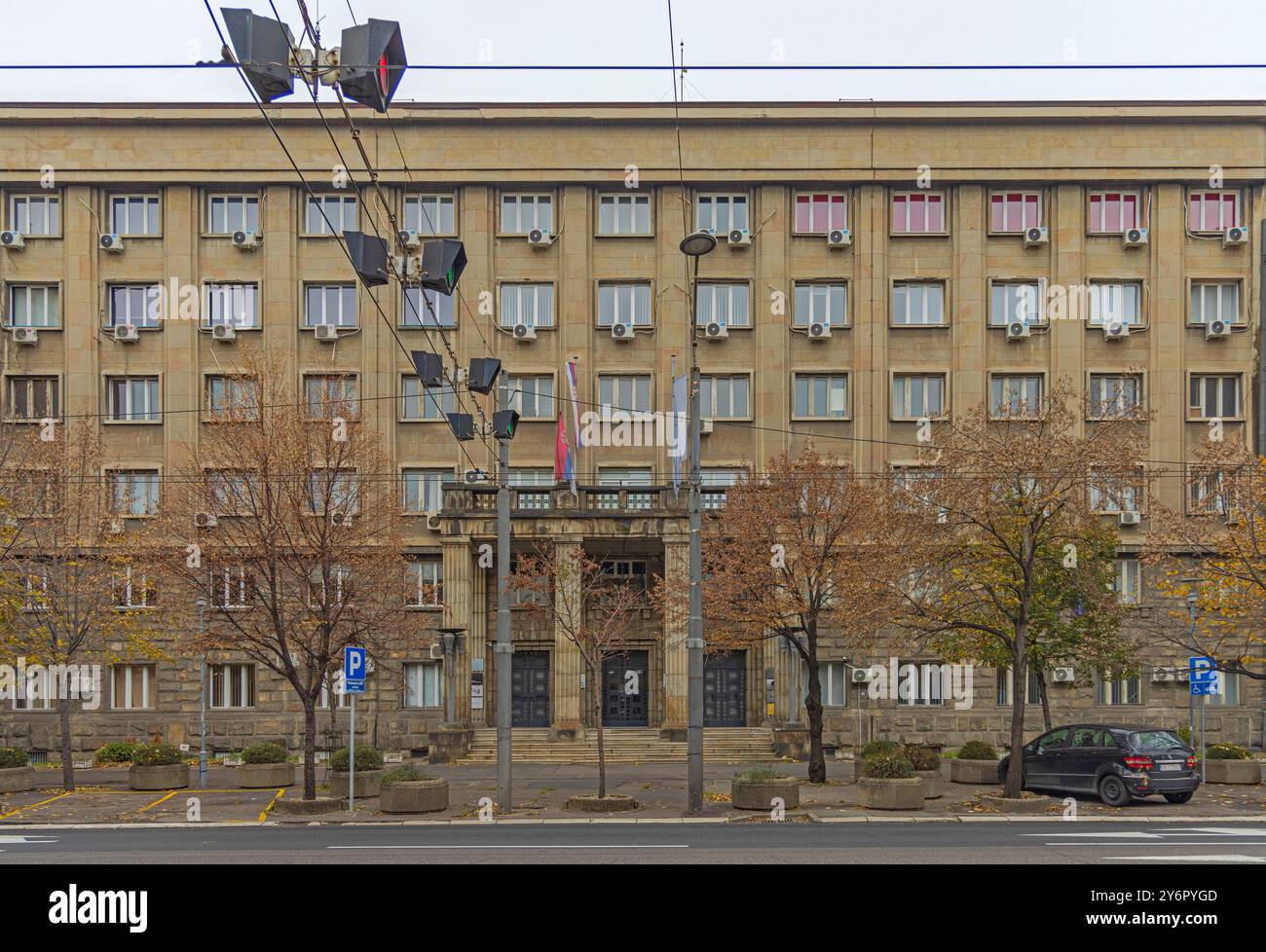 Belgrade, Serbie - 19 novembre 2022 : Bureau du gouvernement de l'État Cadestre Building Institute for public Policy, rue Kneza Milosa. Banque D'Images