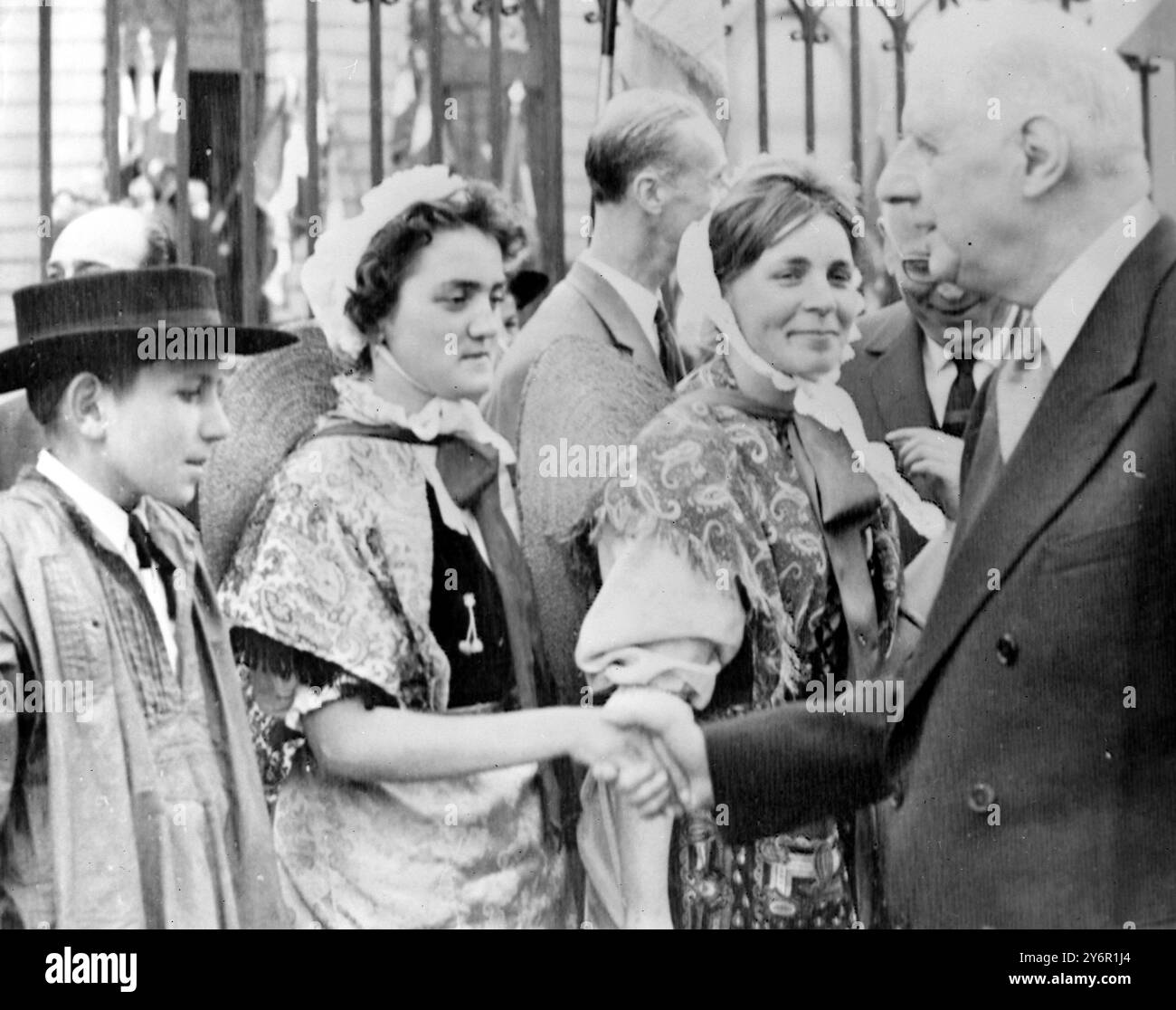 LE PRÉSIDENT FRANÇAIS CHARLES DE GAULLE EN TOURNÉE DANS L'EST DE LA FRANCE ; 15 JUIN 1962 Banque D'Images