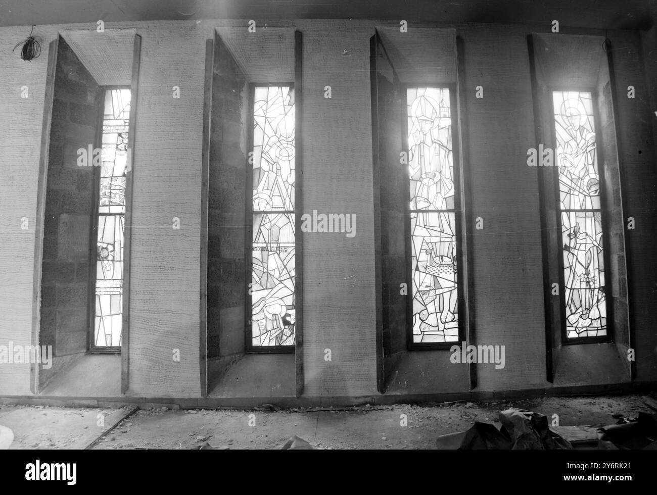 VITRAUX EN VERRE POUR CATHÉDRAL DE COVENTRY 15 MARS 1962 Banque D'Images