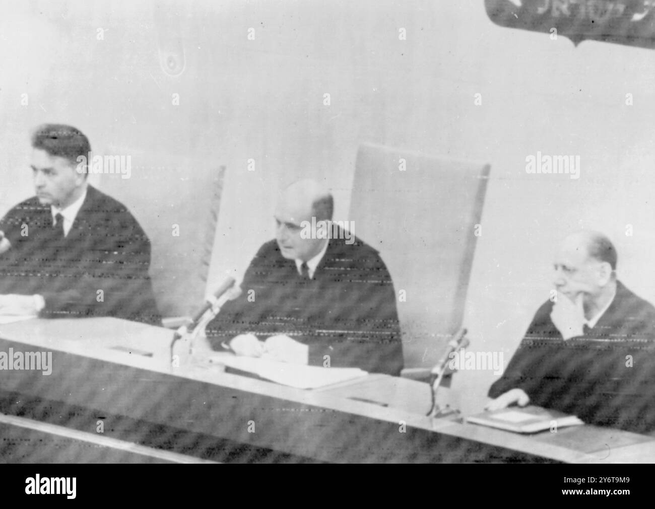 LE JUGE MOSHE LANDAU AU AU PROCÈS NAZI ADOLF EICHMANN À JÉRUSALEM, LE 15 DÉCEMBRE 1961 Banque D'Images