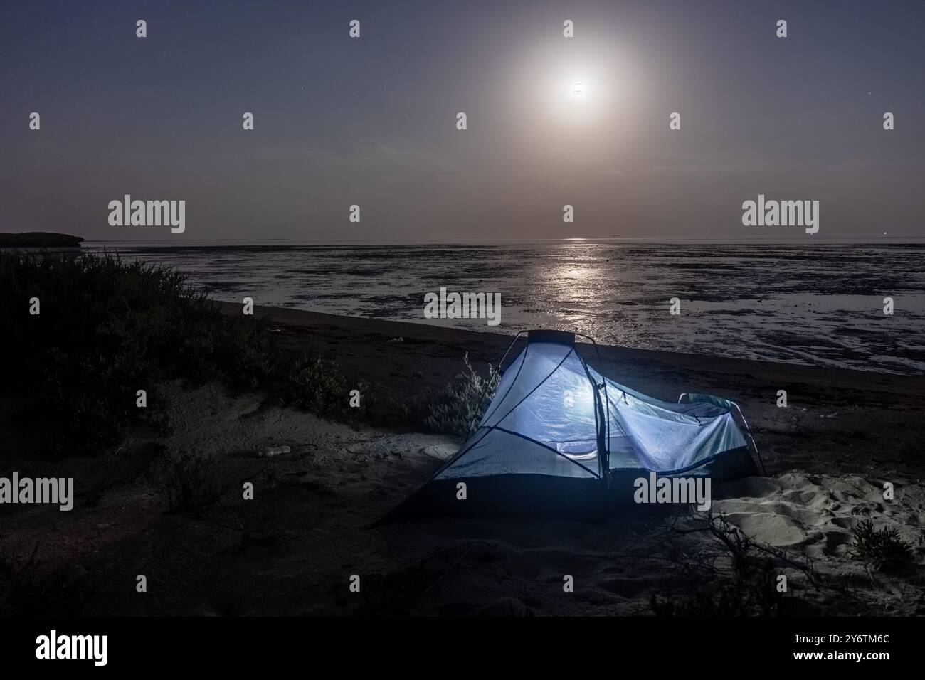 Camping sur la plage de l'île de Farasan, Arabie Saoudite Banque D'Images