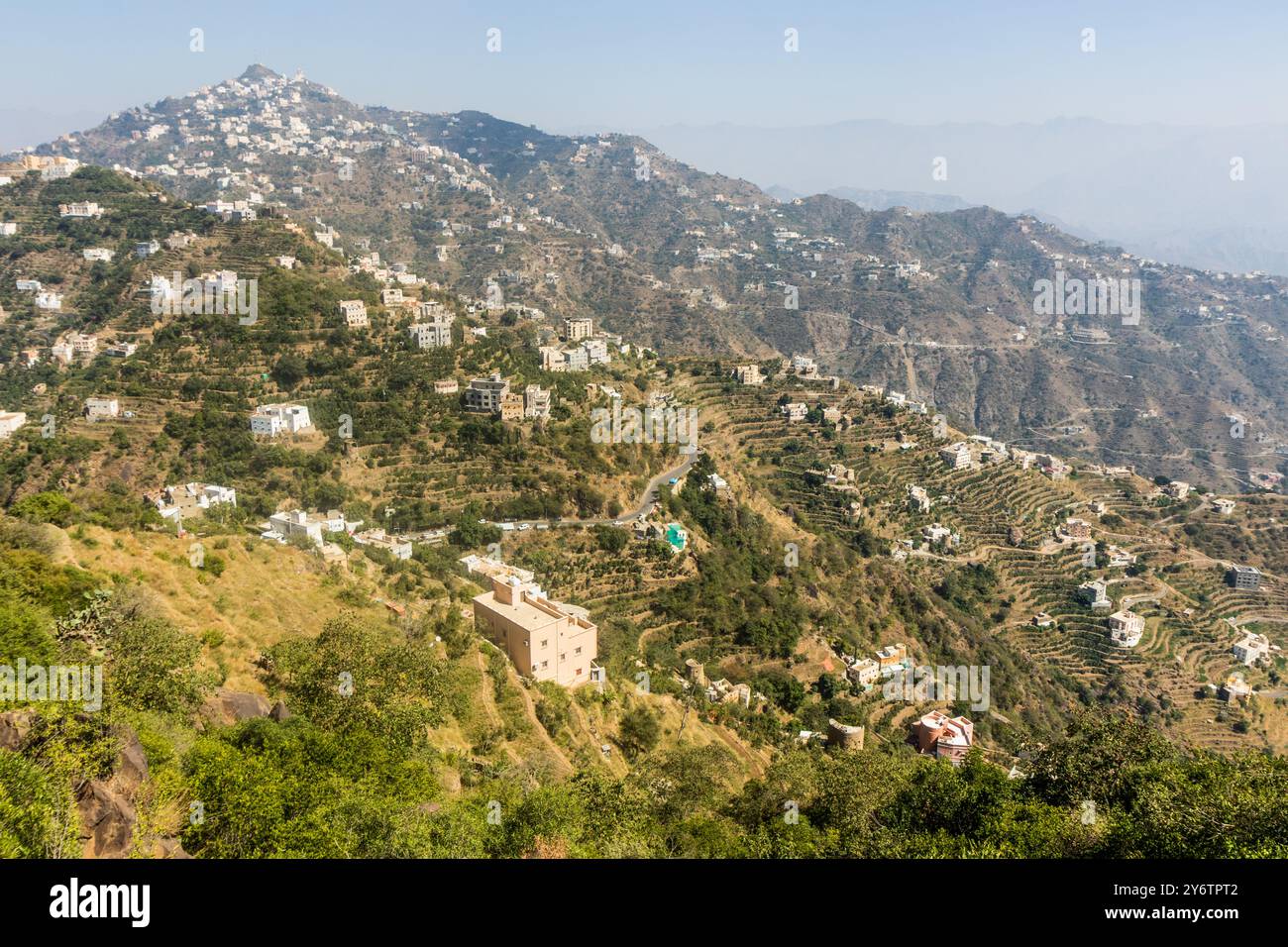 Vue sur le village de Fayfa au sommet d'une colline, Arabie Saoudite Banque D'Images