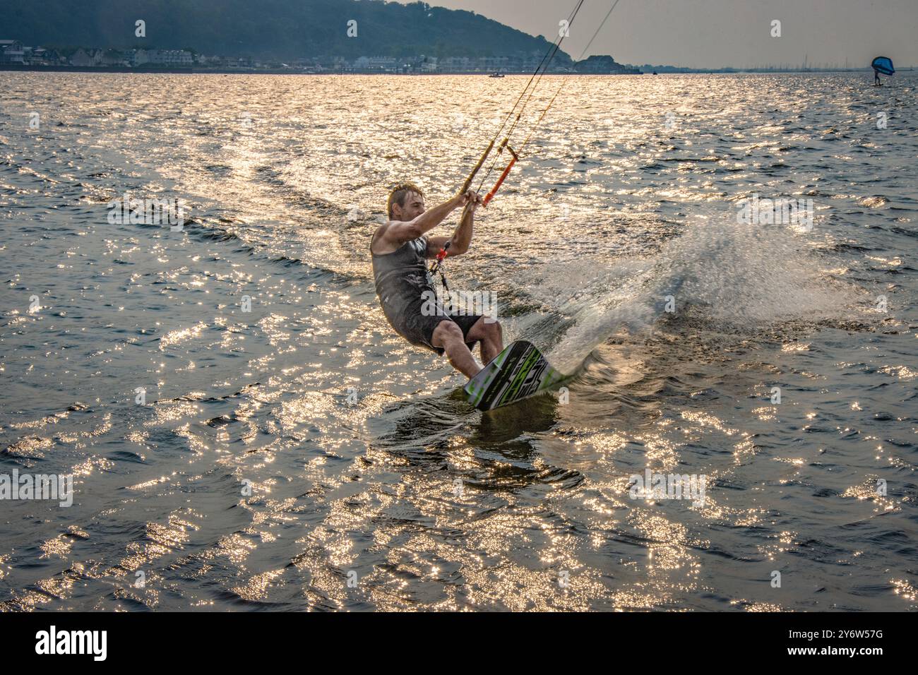 Ceci est un gros plan d'un surfeur à Sandy Hook, New Jersey, États-Unis Banque D'Images
