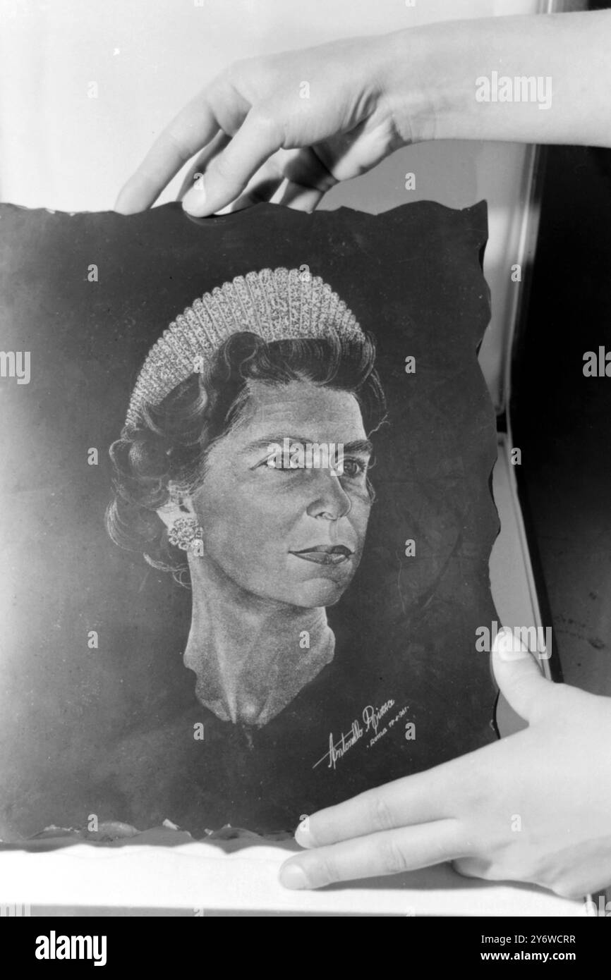 REINE ELIZABETH II ESQUISSE D'ELLE PAR L'ART ITALIEN SARDAIGNE 27 AVRIL 1961 Banque D'Images