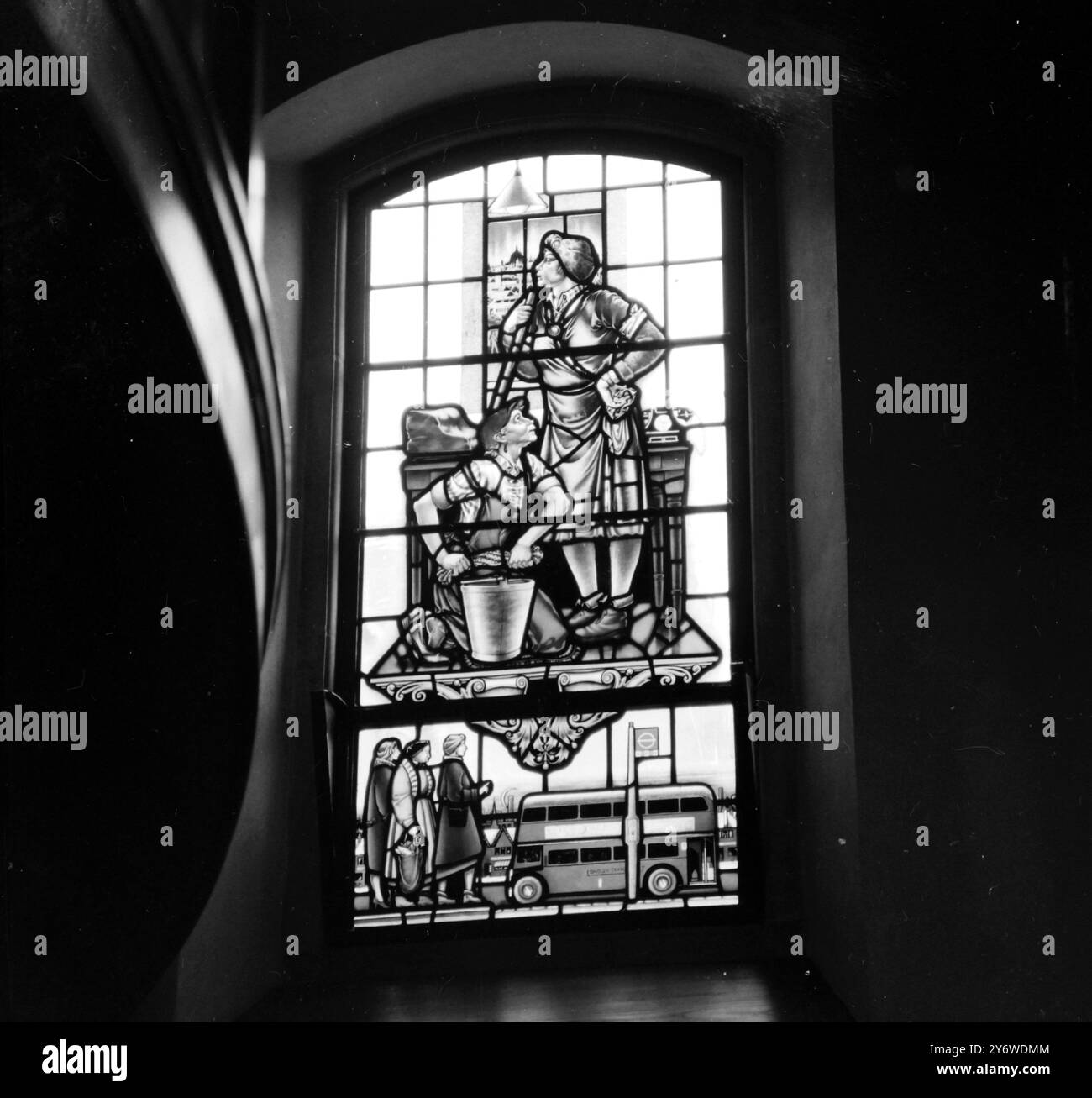 VITRAUX REPRÉSENTANT MME MOPPS À CHRIST CHURCH LONDON LE 19 AVRIL 1961 Banque D'Images