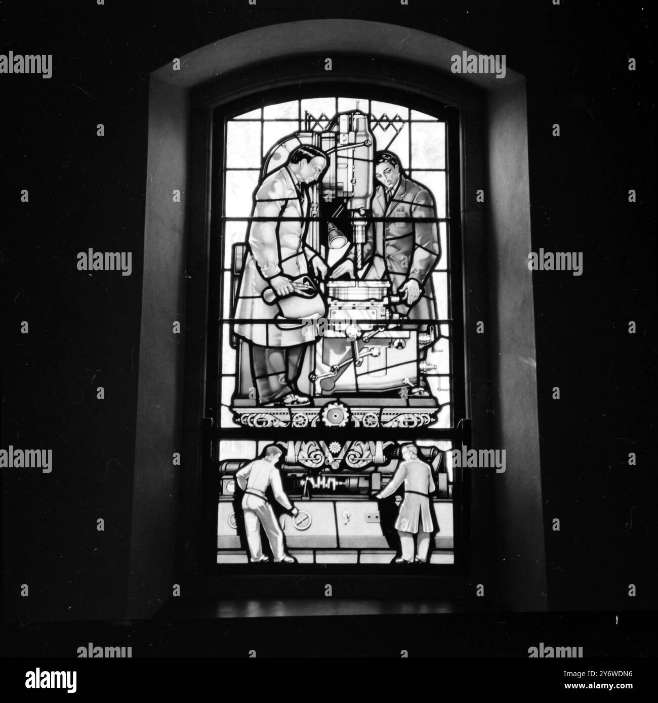 VITRAUX À CHRIST CHURCH LONDON INDUSTRIES 19 AVRIL 1961 Banque D'Images