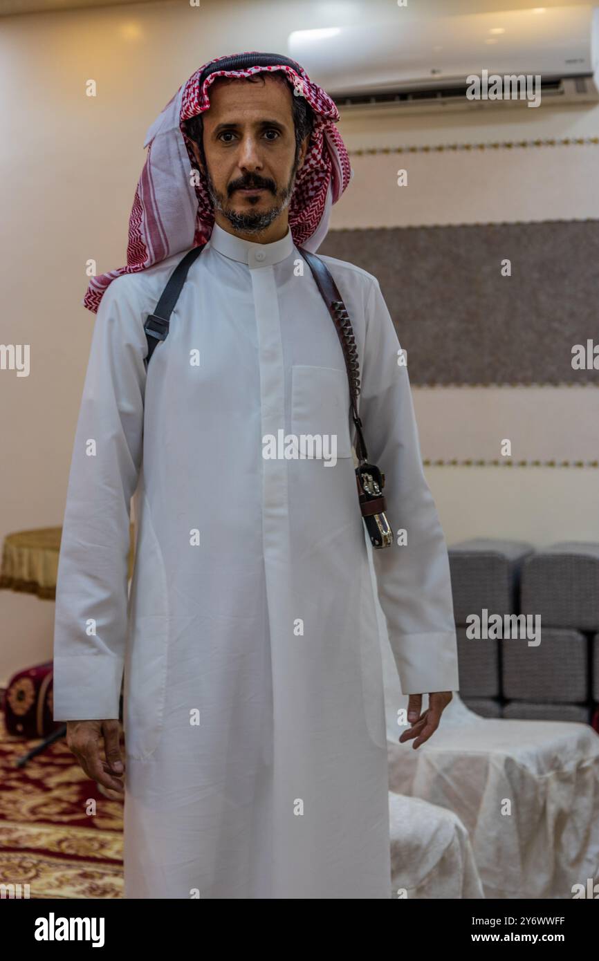 NAJRAN, ARABIE SAOUDITE - 26 NOVEMBRE 2021 : membre de la tribu Yam à Najran, Arabie Saoudite Banque D'Images