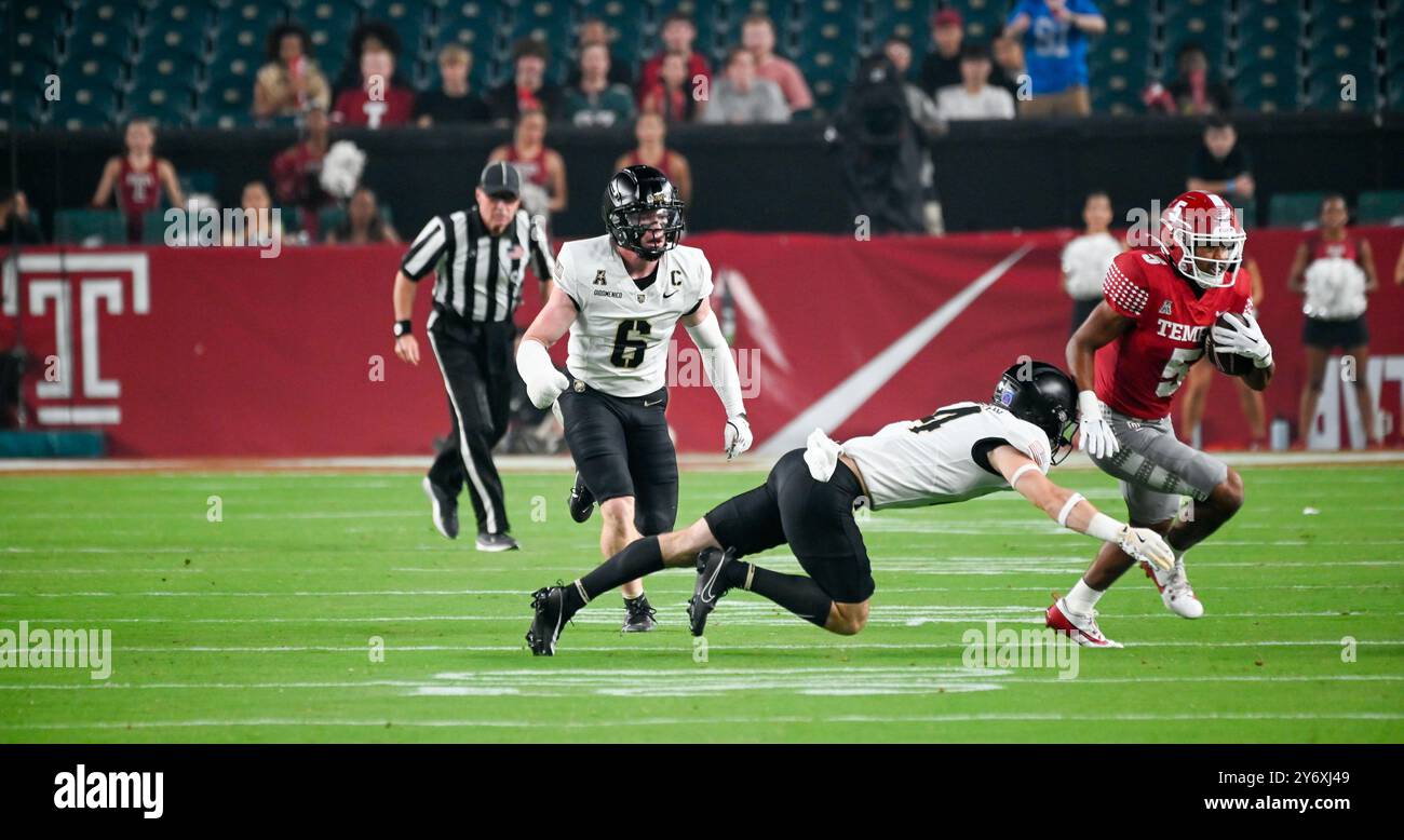 Philadelphie, Pennsylvanie, États-Unis. 26 septembre 2024. WRE de Temple, DANTE WRIGHT (5) en action contre les FS de l'armée, GAVIN SHIELDS (14) au Lincoln Financial Field à Philadelphie PA (crédit image : © Ricky Fitchett/ZUMA Press Wire) USAGE ÉDITORIAL SEULEMENT! Non destiné à UN USAGE commercial ! Banque D'Images