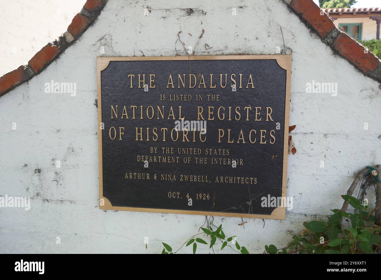 West Hollywood, Californie, USA 18 septembre 2024 The Andalusia Apartments, Historic Building où l'acteur Marlon Brandon, l'acteur Cesar Romero, Mogul Louis B. Mayer, l'acteur John Payne, l'actrice Jean Hagen, l'acteur Donald Friede, l'actrice Clara Bow, L'actrice clair Bloom, l'acteur Henry Blanke, l'actrice Bernice Claire, l'écrivain Walter Ruben, le réalisateur Melville Burke, L'actrice Teresa Wright, Anne Shirley, a vécu au 1471-1475 1/2 Havenhurst Drive le 18 septembre 2024 à West Hollywood, Californie, États-Unis. Photo de Barry King/Alamy Stock photo Banque D'Images