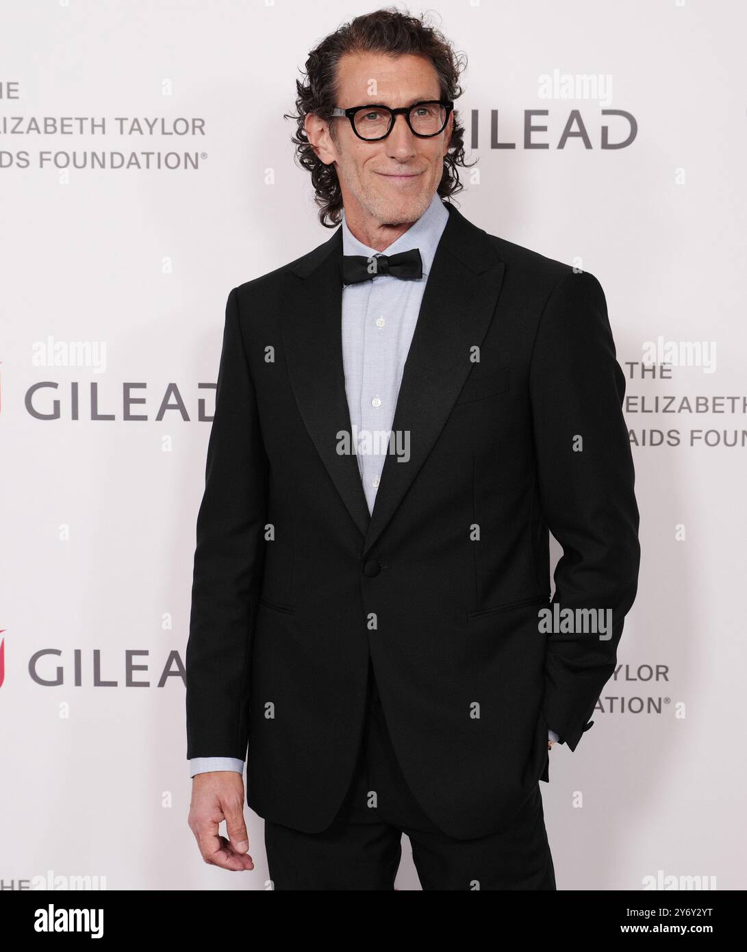 Richard Dickson arrive au bal Elizabeth Taylor pour mettre fin au sida qui se tient à l'hôtel Beverly Hills à Beverly Hills, CA, LE jeudi 26 septembre 2024. (Photo de Sthanlee B. Mirador/Sipa USA) Banque D'Images