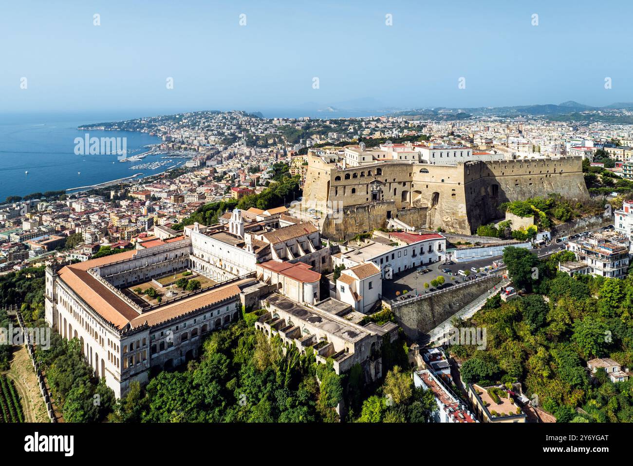 Castel Sant'Elmo et Chartreuse et Musée de San Martino d'un drone, Naples, Campanie, Italie, Europe Banque D'Images