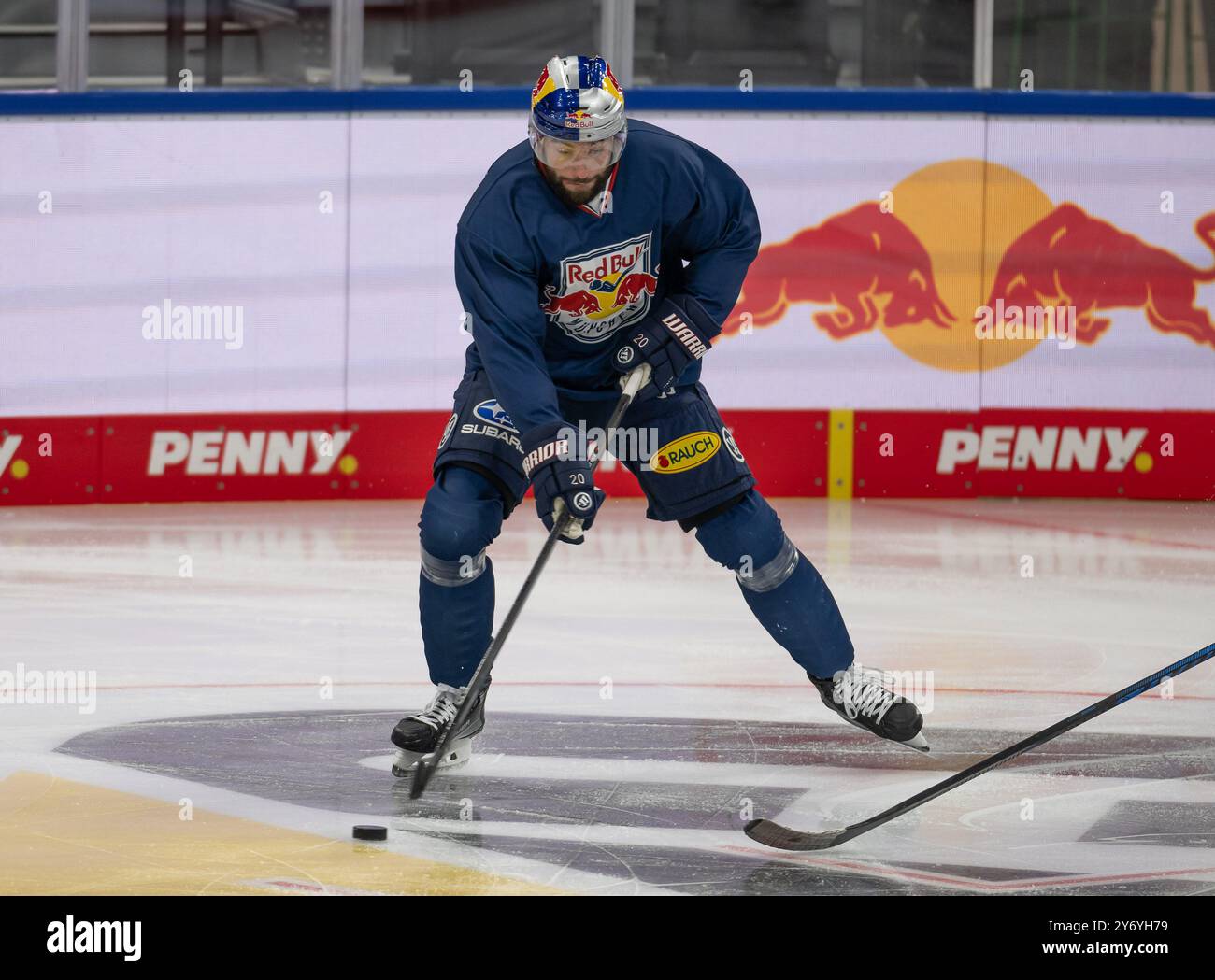 Andreas Eder (EHC Red Bull Muenchen, #20). GER, Red Bull Muenchen / Buffalo Sabres, Eishockey, Morning Skate sessions vor dem Grande Opening des SAP Garden, 27.09.2024. Foto : Eibner-Pressefoto/Franz Feiner Banque D'Images