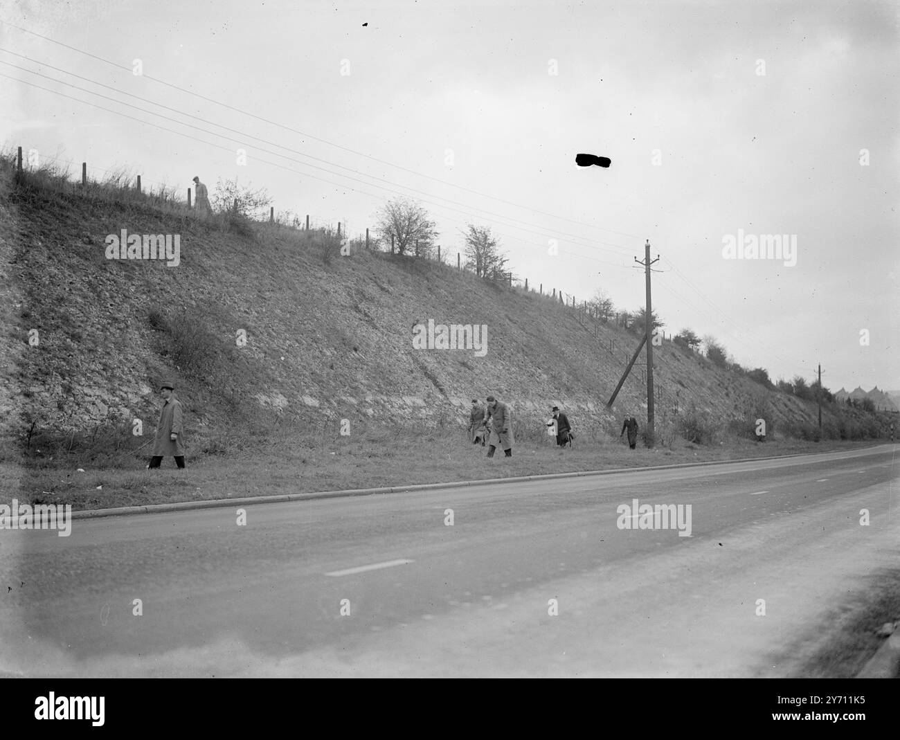 Recherche d'indices dans Faulkingham . 1er janvier 1946 Banque D'Images