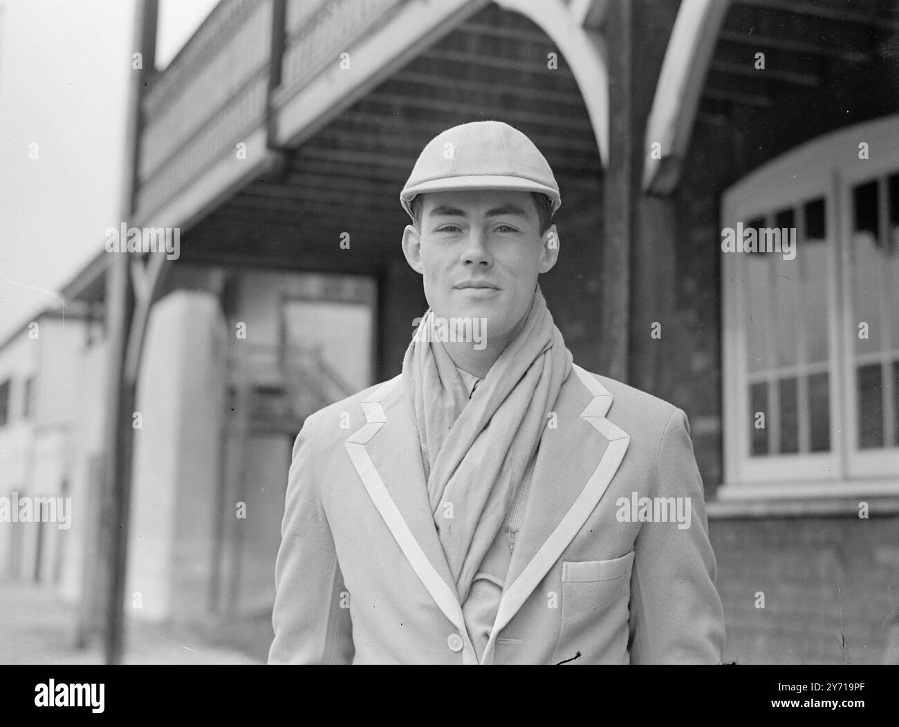 DANS LE CAMBRIDGE CREW J.R. LAT . CORRIE ( Winchester et Trinity ) , un membre de l'équipage de Cambridge pour la course inter - universitaire de bateau contre Oxford à ramer sur la Tamise de Putney à Mortlake le 26 mars . 14 mars 1949 Banque D'Images