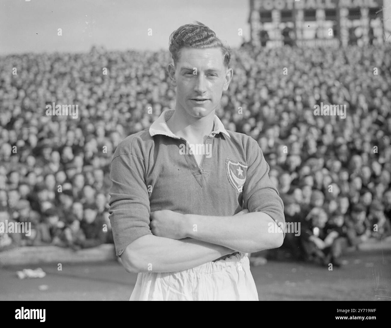 PORTSMOUTH DEFFENDER POUR CUP SEMI - FINAL IMAGE MONTRE J . H . YEUELL , de retour dans l'équipe de Portsmouth qui rencontrera Leicester City dans la demi-finale de la compétition Football Association Cup à Arsenal Stadium Highbury , Londres , le samedi 26 mars . 24 mars 1949 Banque D'Images