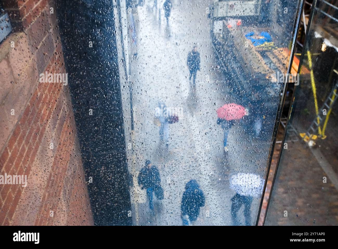 Londres, Royaume-Uni. 27 septembre 2024. Météo Royaume-Uni : averses de pluie à Londres. Credit : Matthew Chattle/Alamy Live News Banque D'Images