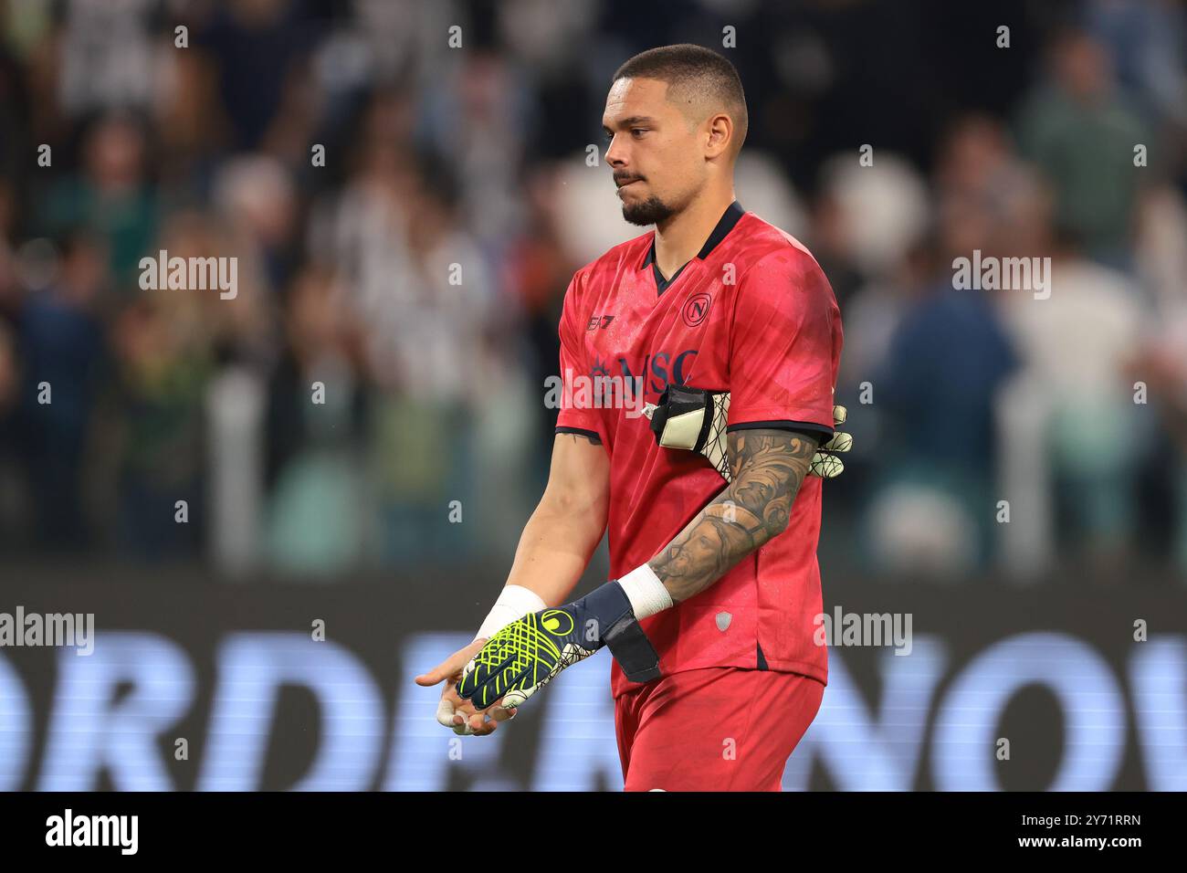 Turin, Italie. 21 septembre 2024. Elia Caprile de la SSC Napoli réagit après le coup de sifflet final du match de Serie A au stade Allianz de Turin. Le crédit photo devrait se lire : Jonathan Moscrop/Sportimage crédit : Sportimage Ltd/Alamy Live News Banque D'Images