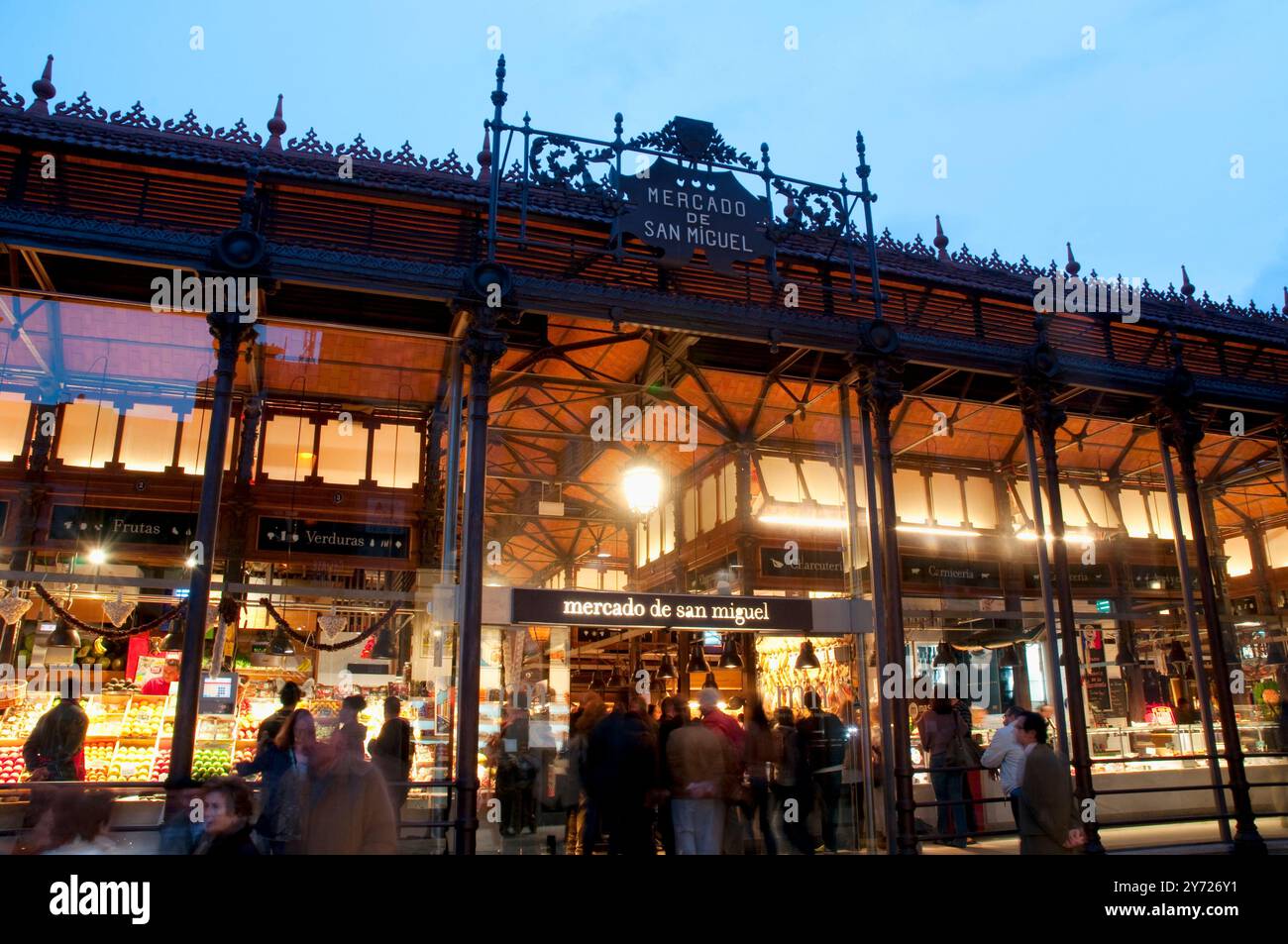 Marché de San Miguel, vision de nuit. Madrid, Espagne. Banque D'Images