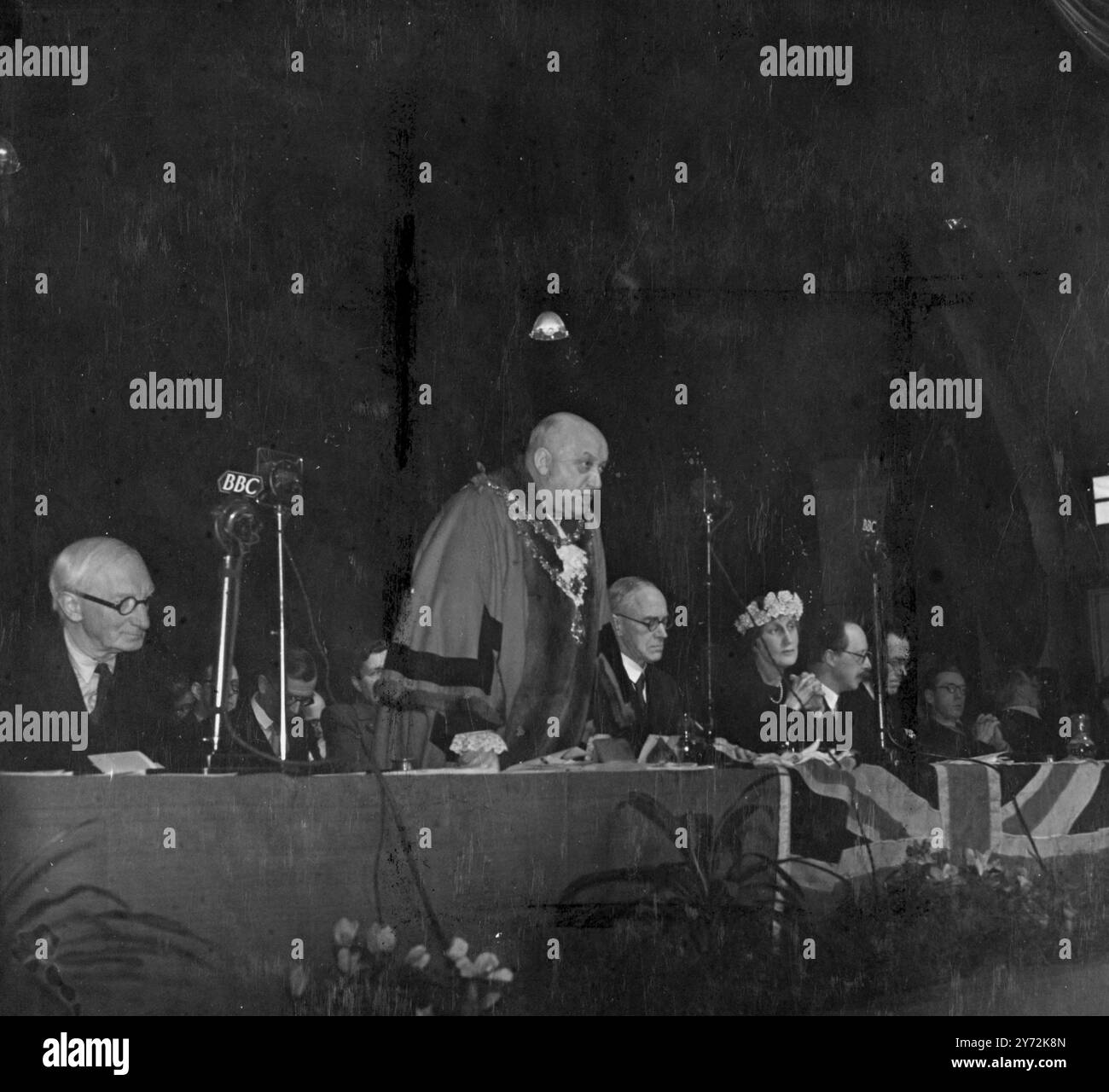 Environ 1500 délégués libéraux se sont réunis à Bournemouth aujourd’hui, pour l’ouverture de l’Assemblée libérale qui durera 3 jours. Les événements quotidiens seront rapportés dans les nouvelles libérales qui seront publiées chaque matin pendant l'Assemblée. Photos : de gauche à droite : William Beveridge, le RT Hon. Issac Foot, Lady Violet Bonham-carter et M. Philip Fothergill. 24 avril 1947 Banque D'Images