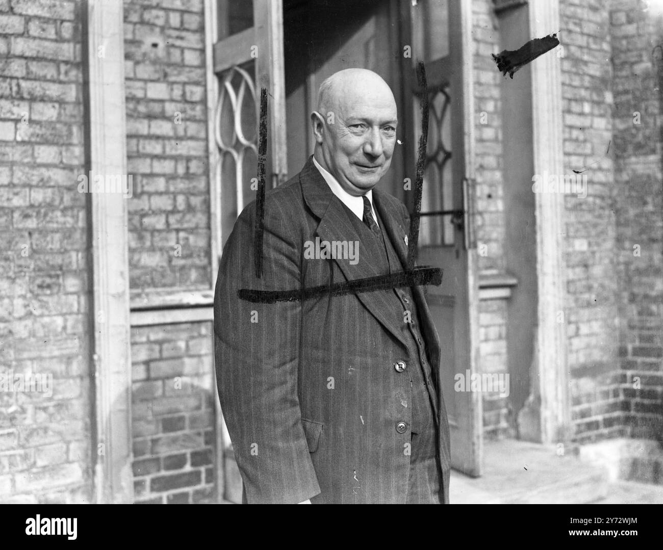 M. William McGruther - président de la fonction publique de l'Alberta et représentant le Congrès des métiers et du travail du Canada, photographié lors du 78e Congrès annuel des syndicats, qui est actuellement en session au Dome, Brighton. 22 octobre 1946 Banque D'Images