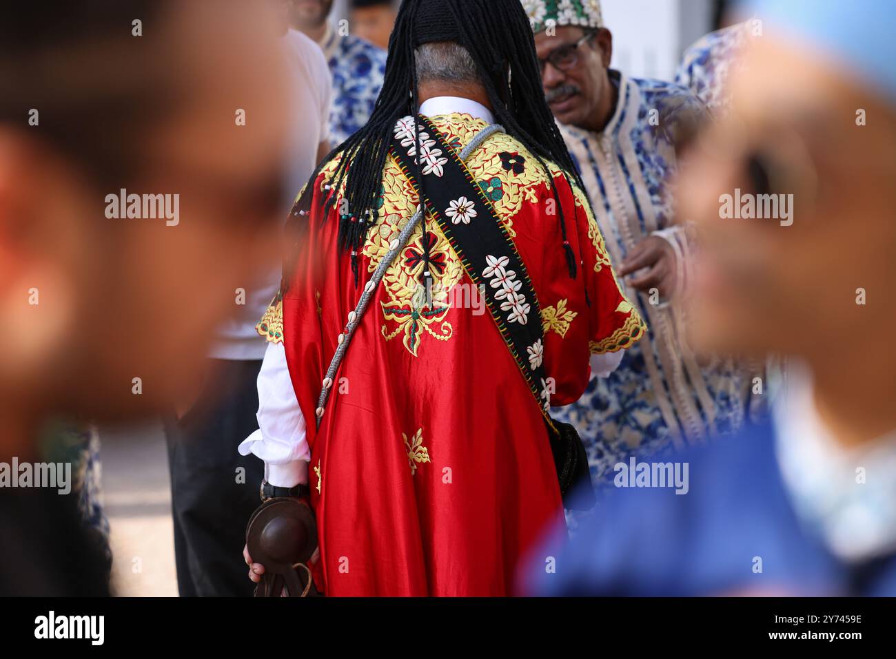 Ressentez le battement de cœur du Maroc à travers les rythmes émouvants du Gnaoua enraciné dans les traditions anciennes, la musique du Gnaoua fusionne des battements de batterie puissants, Banque D'Images