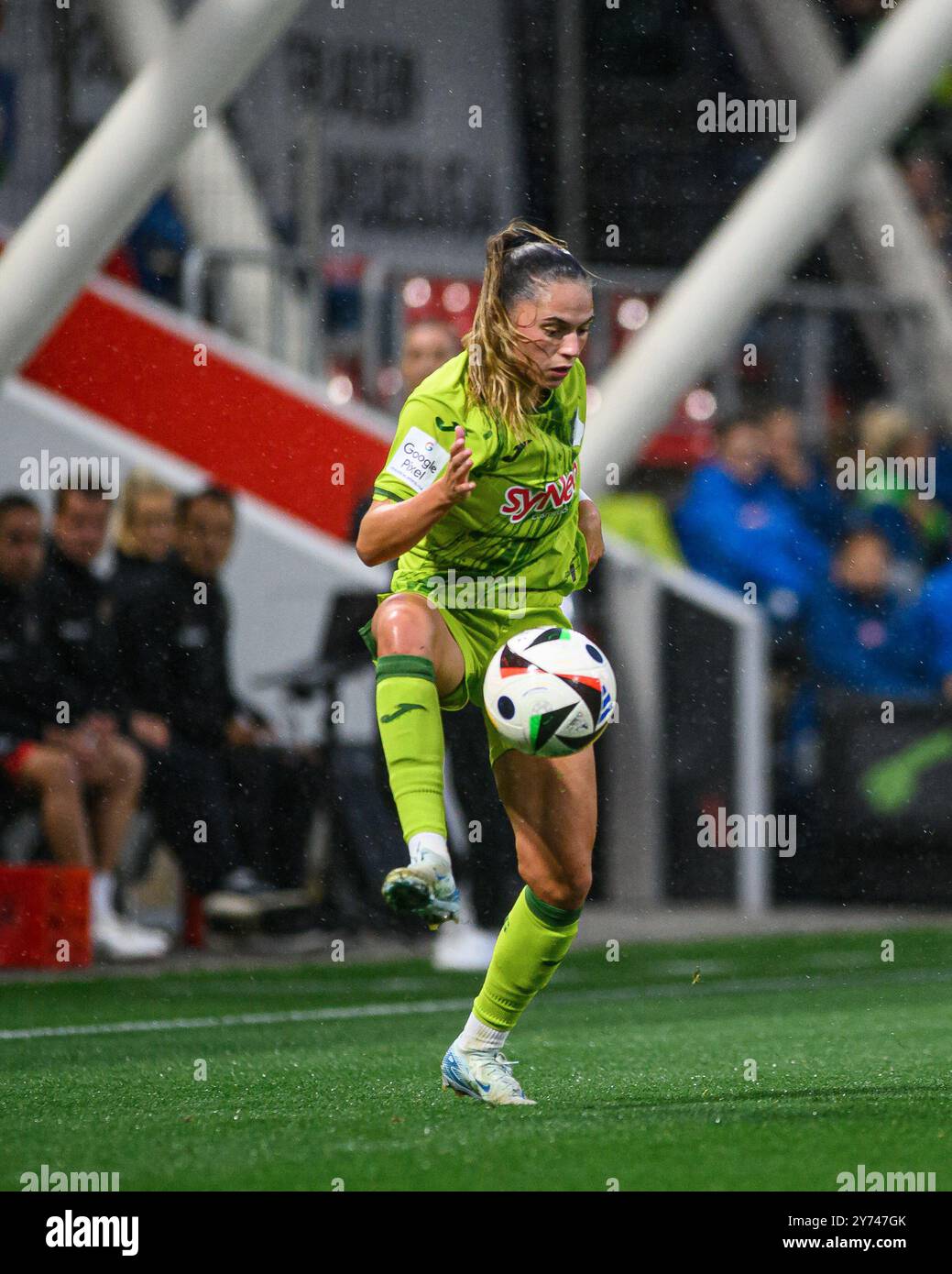 LEVERKUSEN, ALLEMAGNE - 27 SEPTEMBRE, 2024 : le match des femmes Google Pixel Bundesliga Bayer 04 Leverkusen - TSG 1899 Hoffenheim au stade Ulrich Haberland Banque D'Images