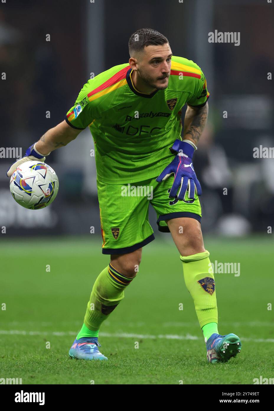 Milan, Italie. 27 septembre 2024. Wladimiro Falcone de US Lecce lors du match de Serie A à Giuseppe Meazza, Milan. Le crédit photo devrait se lire : Jonathan Moscrop/Sportimage crédit : Sportimage Ltd/Alamy Live News Banque D'Images